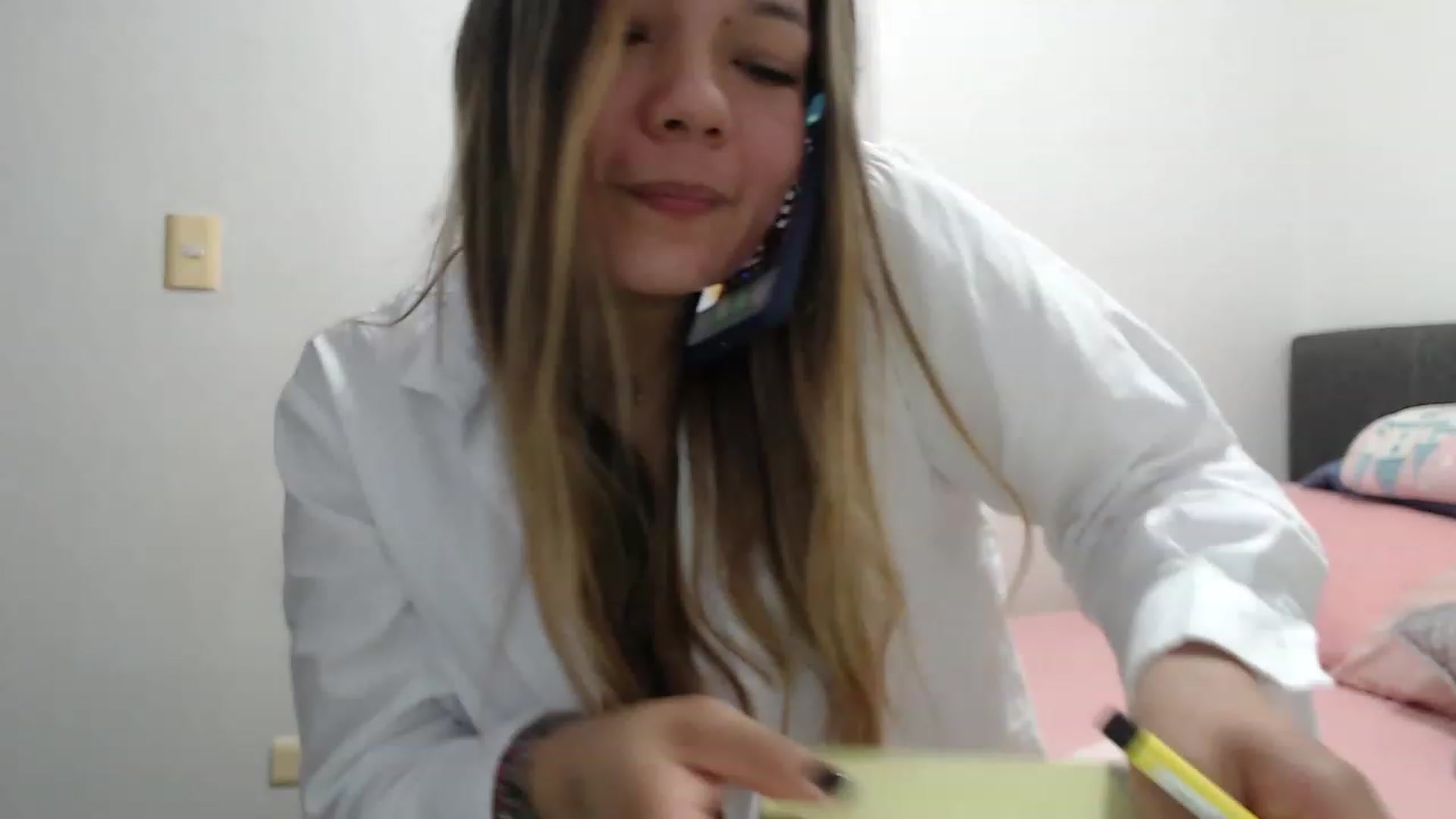 Gallery image thumbnail from Priscilla_br's myfreecams stream on, 01/16/2023, 23:05 image 13 of 20