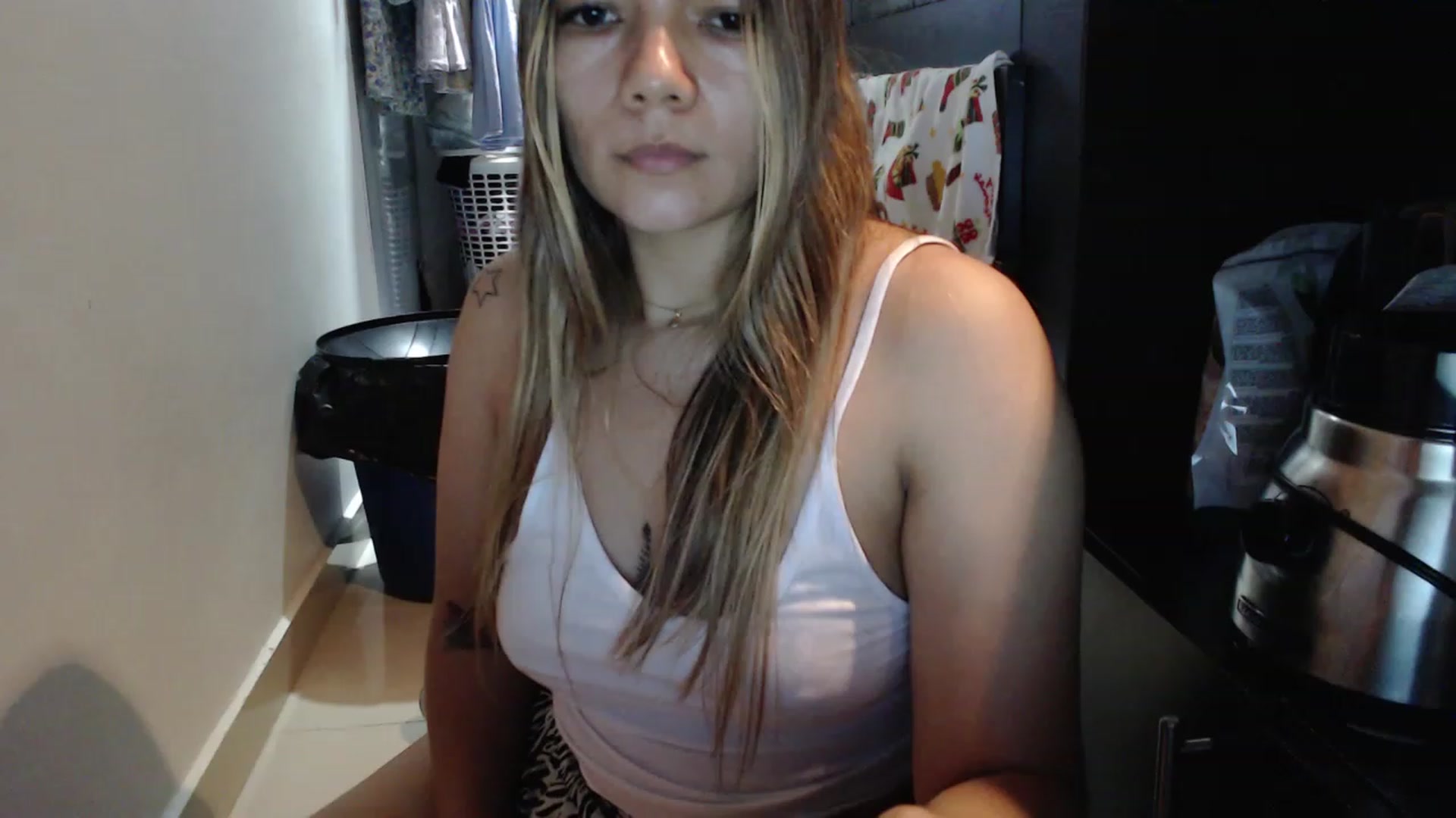 Gallery image thumbnail from Priscilla_br's myfreecams stream on, 01/26/2023, 01:16 image 17 of 20