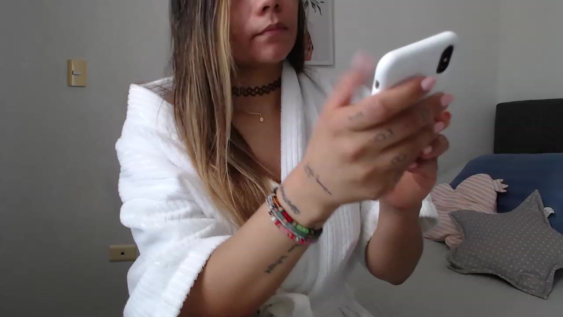 Gallery image thumbnail from Priscilla_br's myfreecams stream on, 01/28/2023, 19:41 image 4 of 20