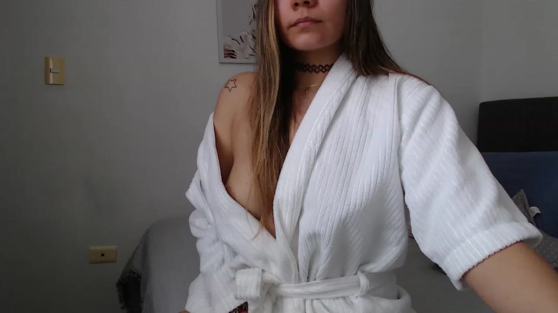 Gallery image thumbnail from Priscilla_br's myfreecams stream on, 01/28/2023, 19:41 image 12 of 20