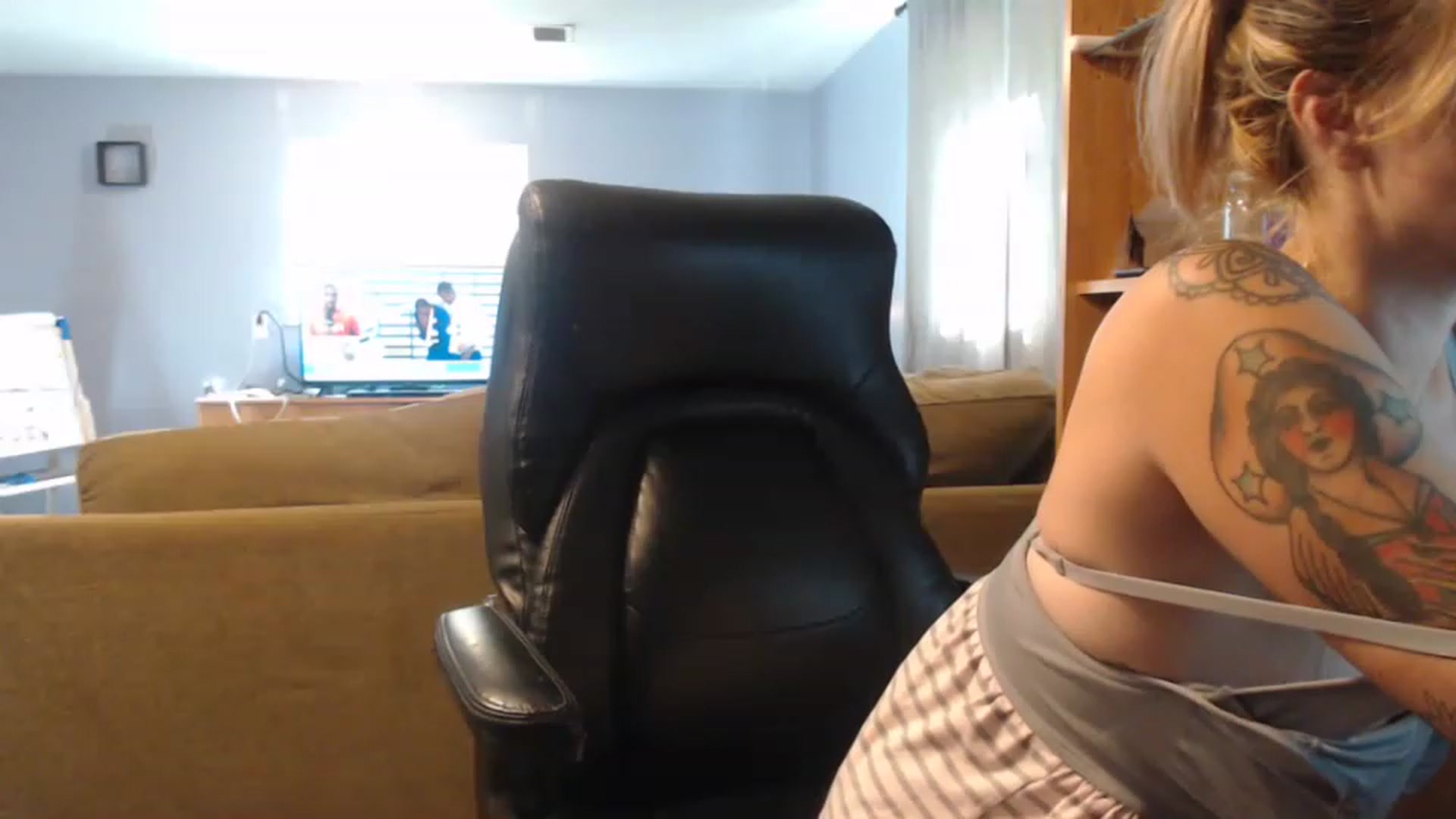 Gallery image thumbnail from Prtyplz's myfreecams stream on, 08/22/2023, 14:02 image 1 of 20