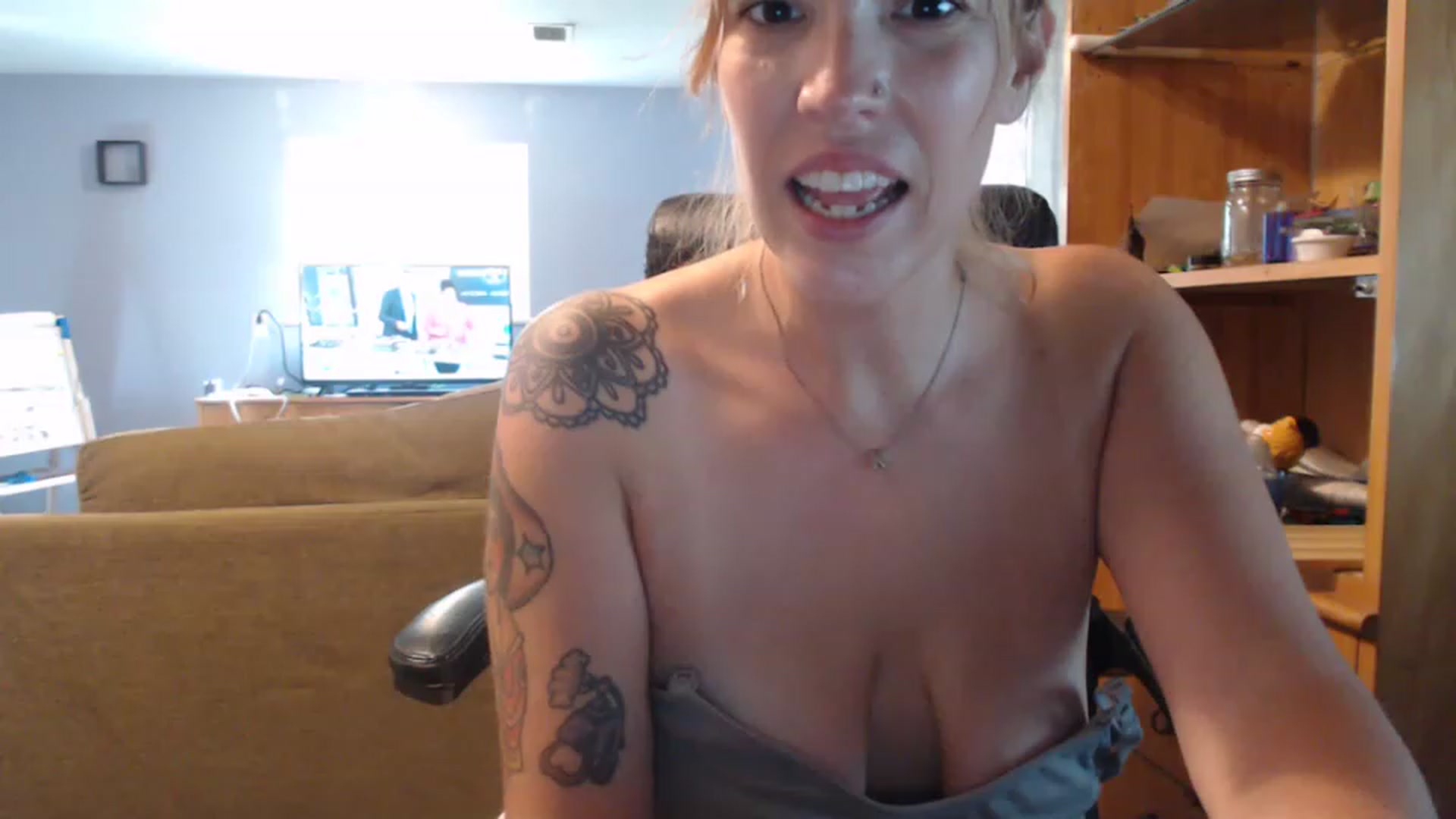 Gallery image thumbnail from Prtyplz's myfreecams stream on, 08/22/2023, 14:02 image 13 of 20