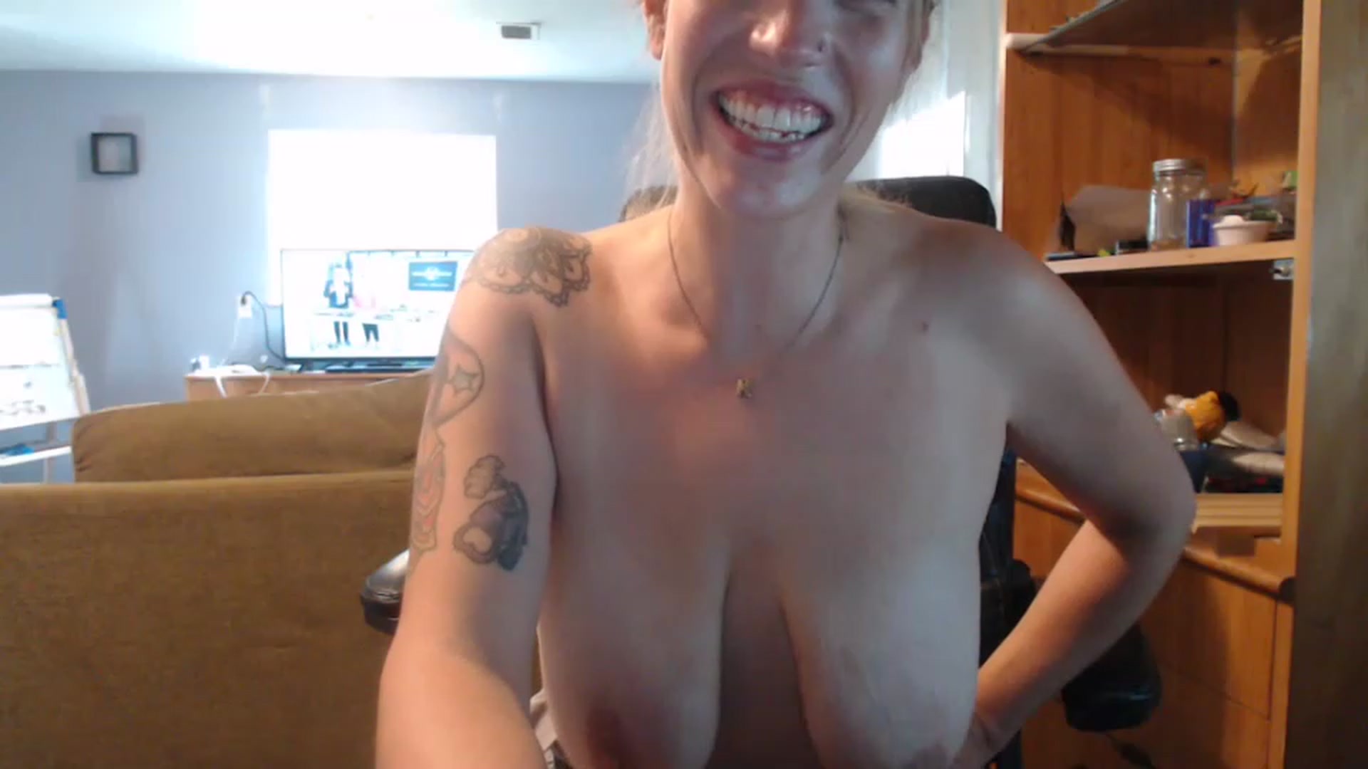Gallery image thumbnail from Prtyplz's myfreecams stream on, 08/22/2023, 14:02 image 11 of 20