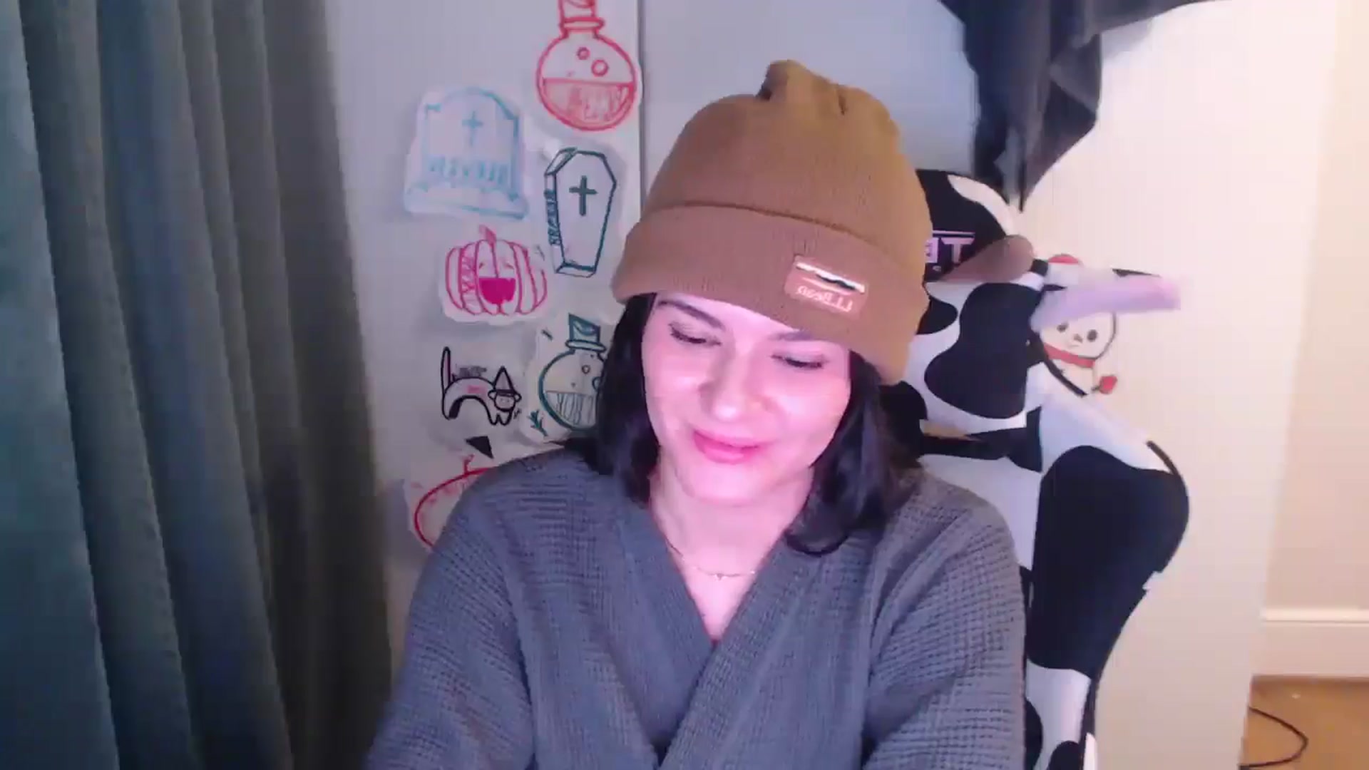 Gallery image thumbnail from Psychobaby's myfreecams stream on, 12/13/2025, 02:09 image 10 of 20