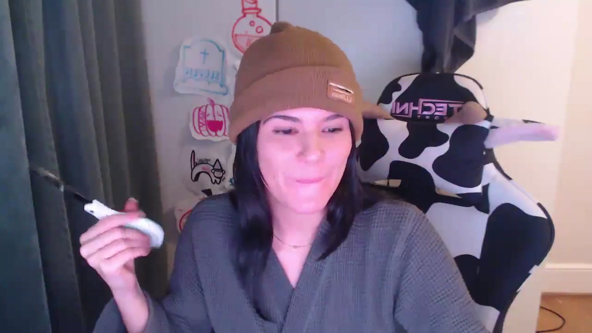 Gallery image thumbnail from Psychobaby's myfreecams stream on, 12/13/2025, 02:09 image 11 of 20