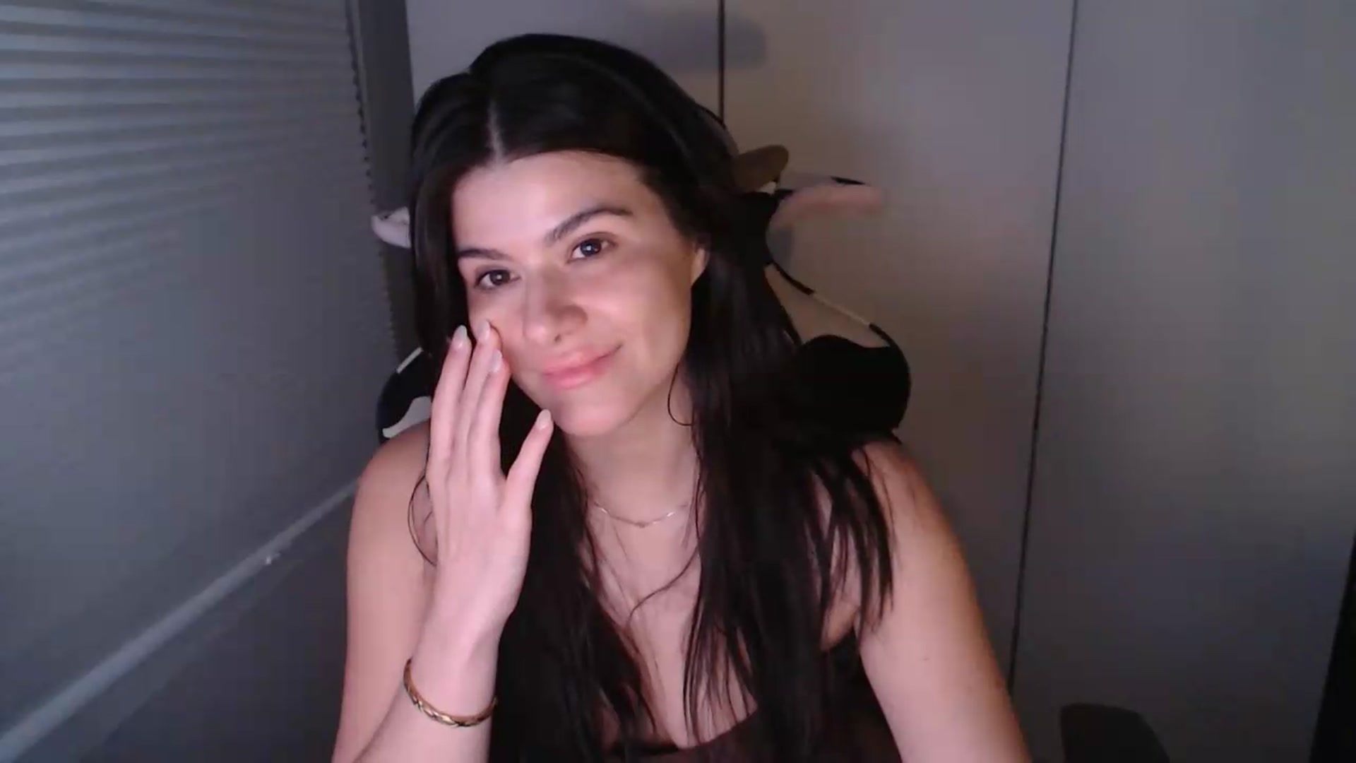 Gallery image thumbnail from Psychobaby's myfreecams stream on, 05/24/2026, 06:28 image 8 of 20