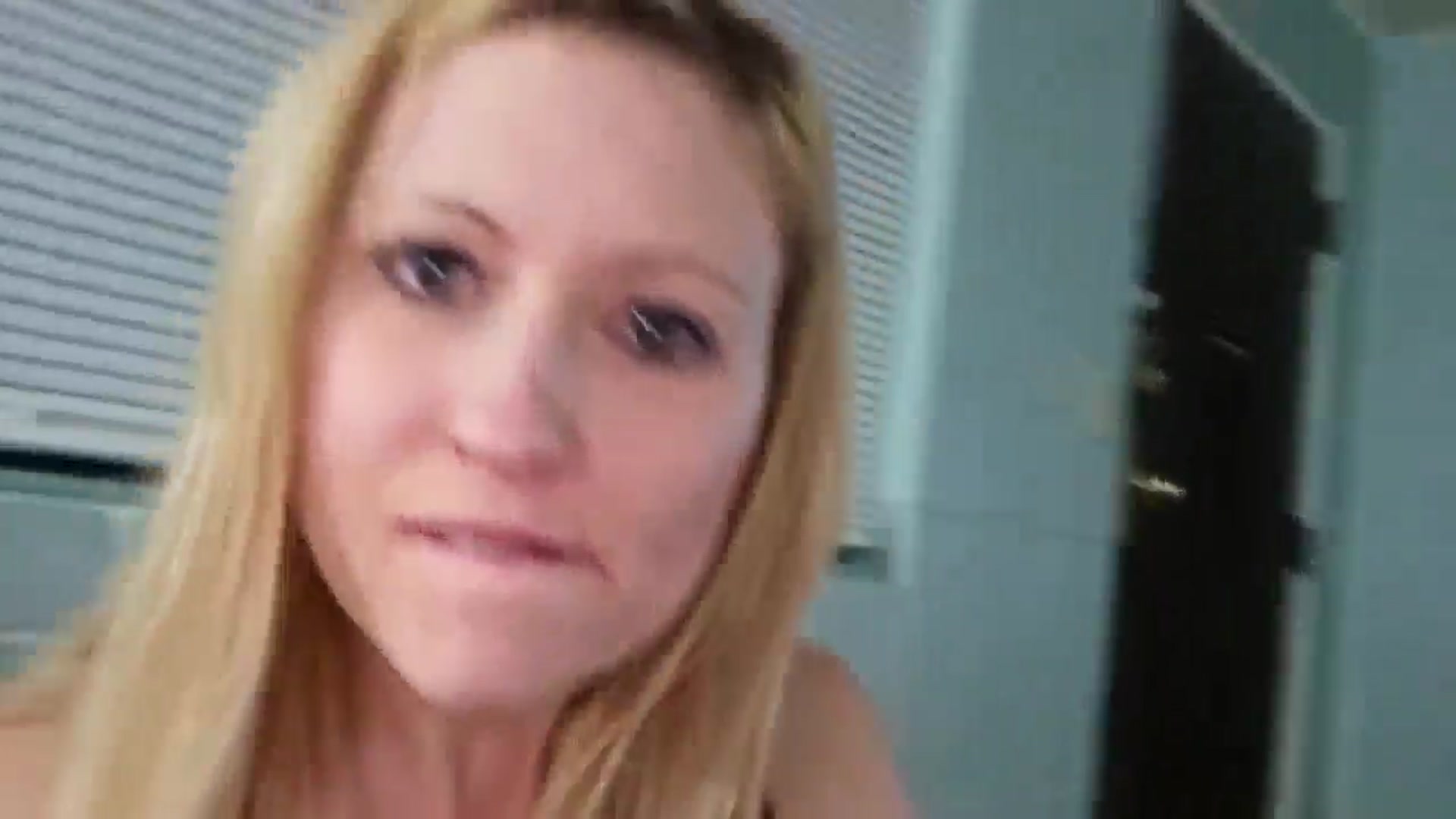 Gallery image thumbnail from Psychobutsexy's myfreecams stream on, 08/08/2024, 09:45 image 11 of 20