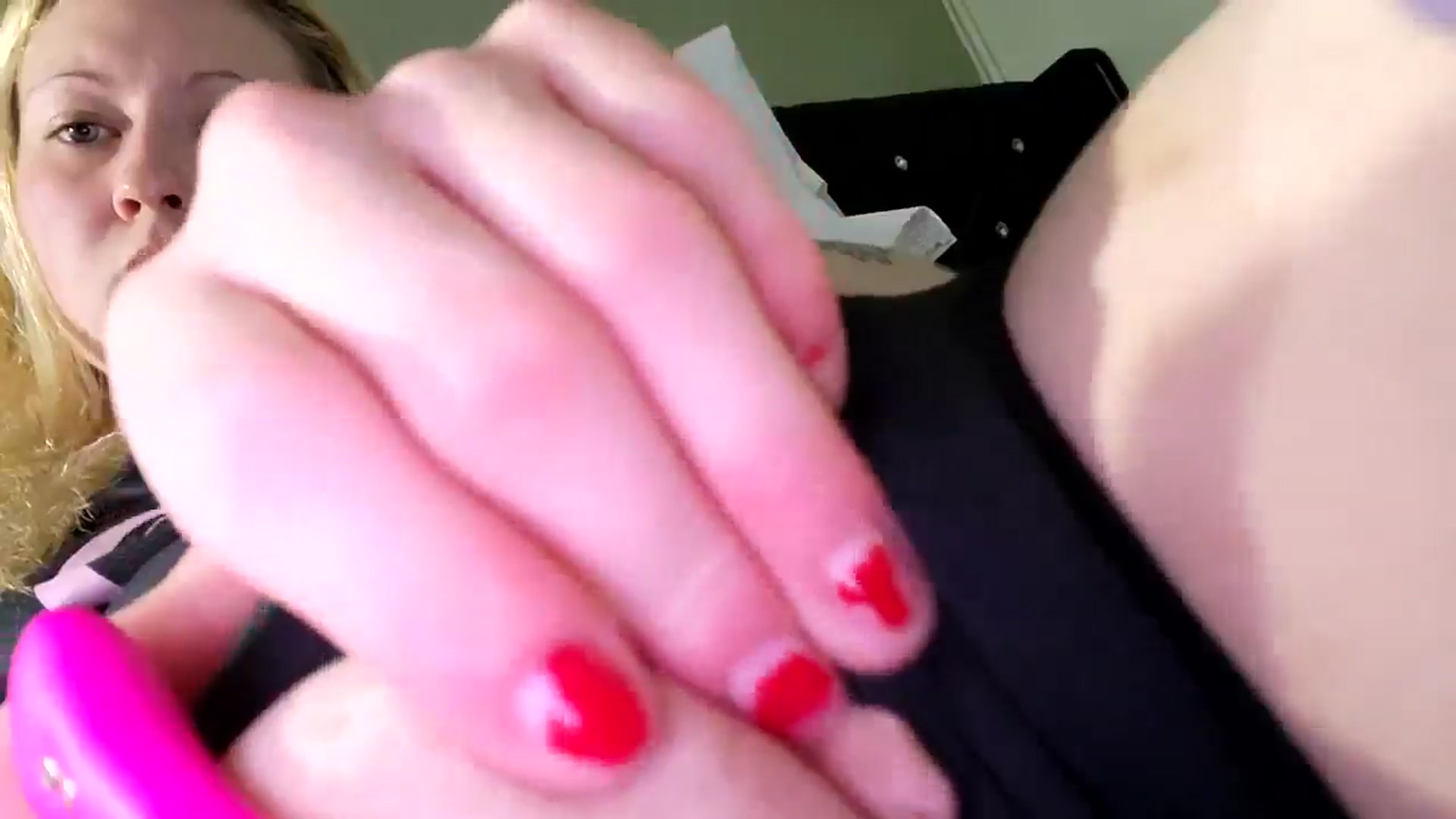 Gallery image thumbnail from Psychobutsexy's myfreecams stream on, 08/22/2024, 09:32 image 3 of 20
