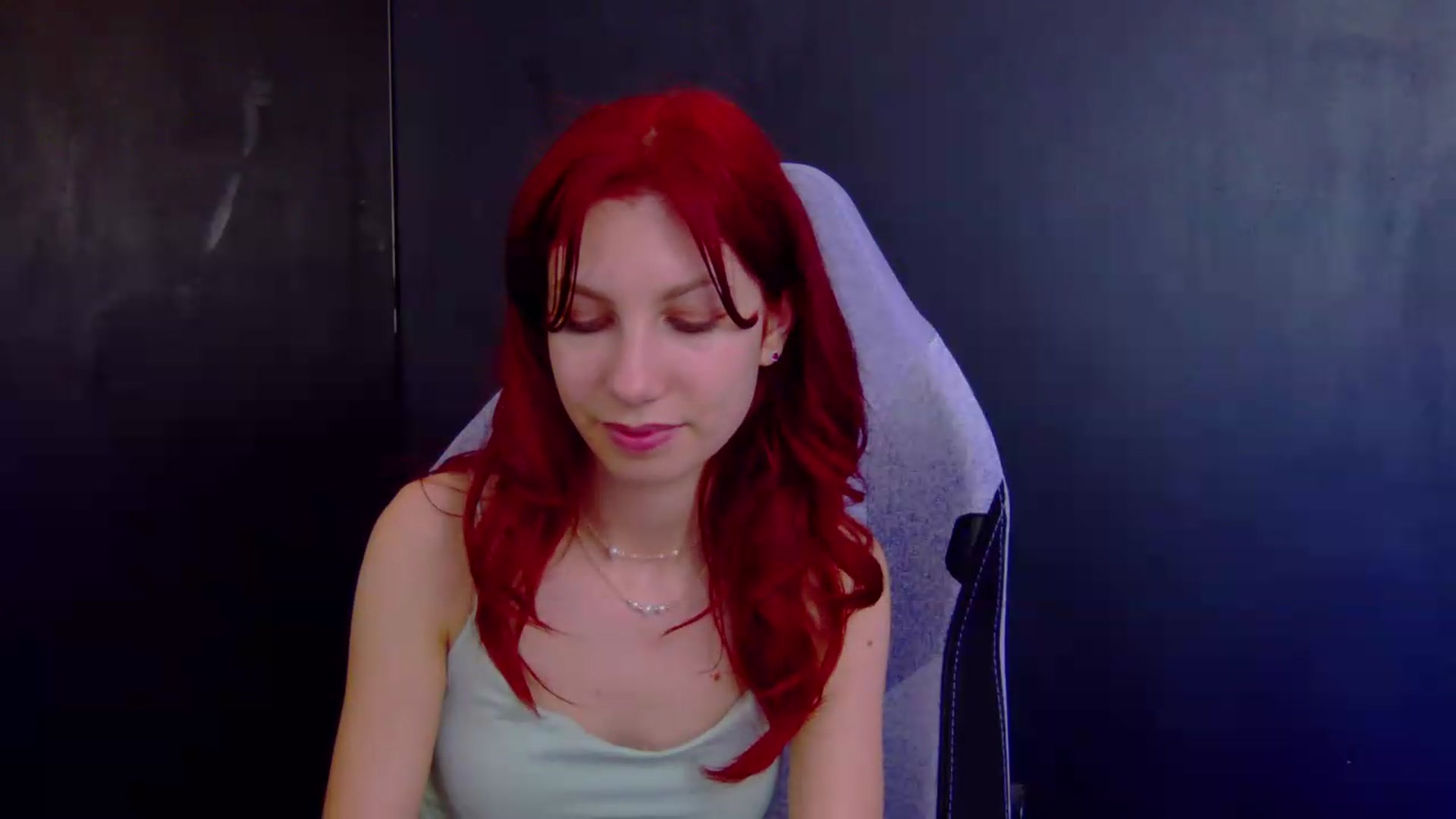 Gallery image thumbnail from Ptptpt_potato's myfreecams stream on, 06/16/2026, 01:06 image 19 of 20