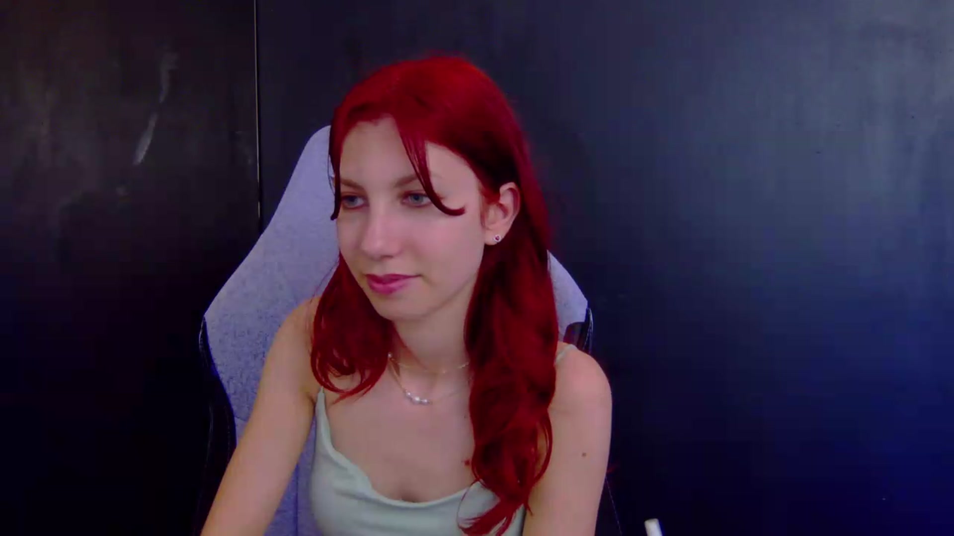 Gallery image thumbnail from Ptptpt_potato's myfreecams stream on, 06/16/2026, 01:59 image 15 of 20