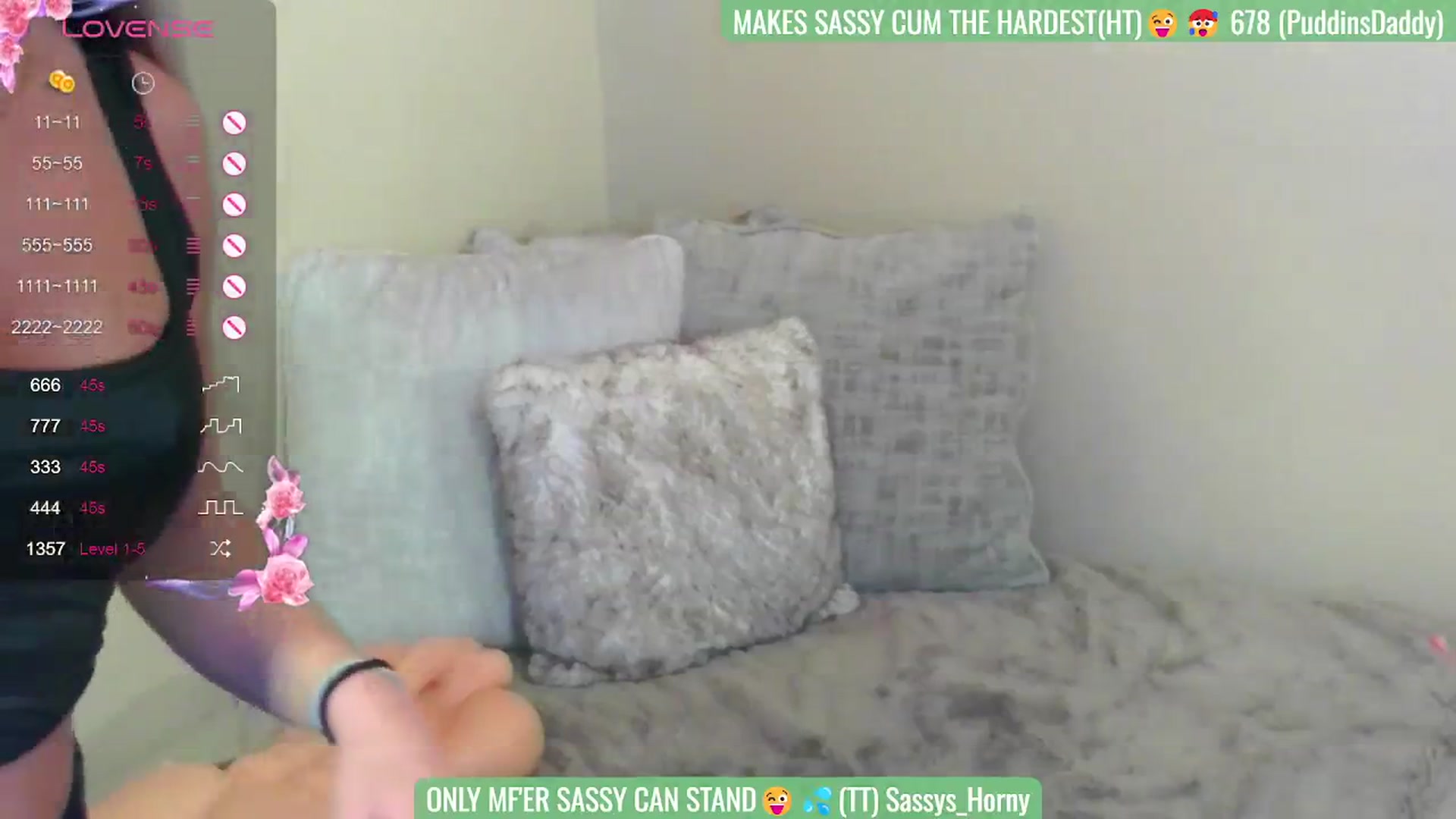 Gallery image thumbnail from Puddin_Cup's myfreecams stream on, 06/14/2024, 17:42 image 6 of 20