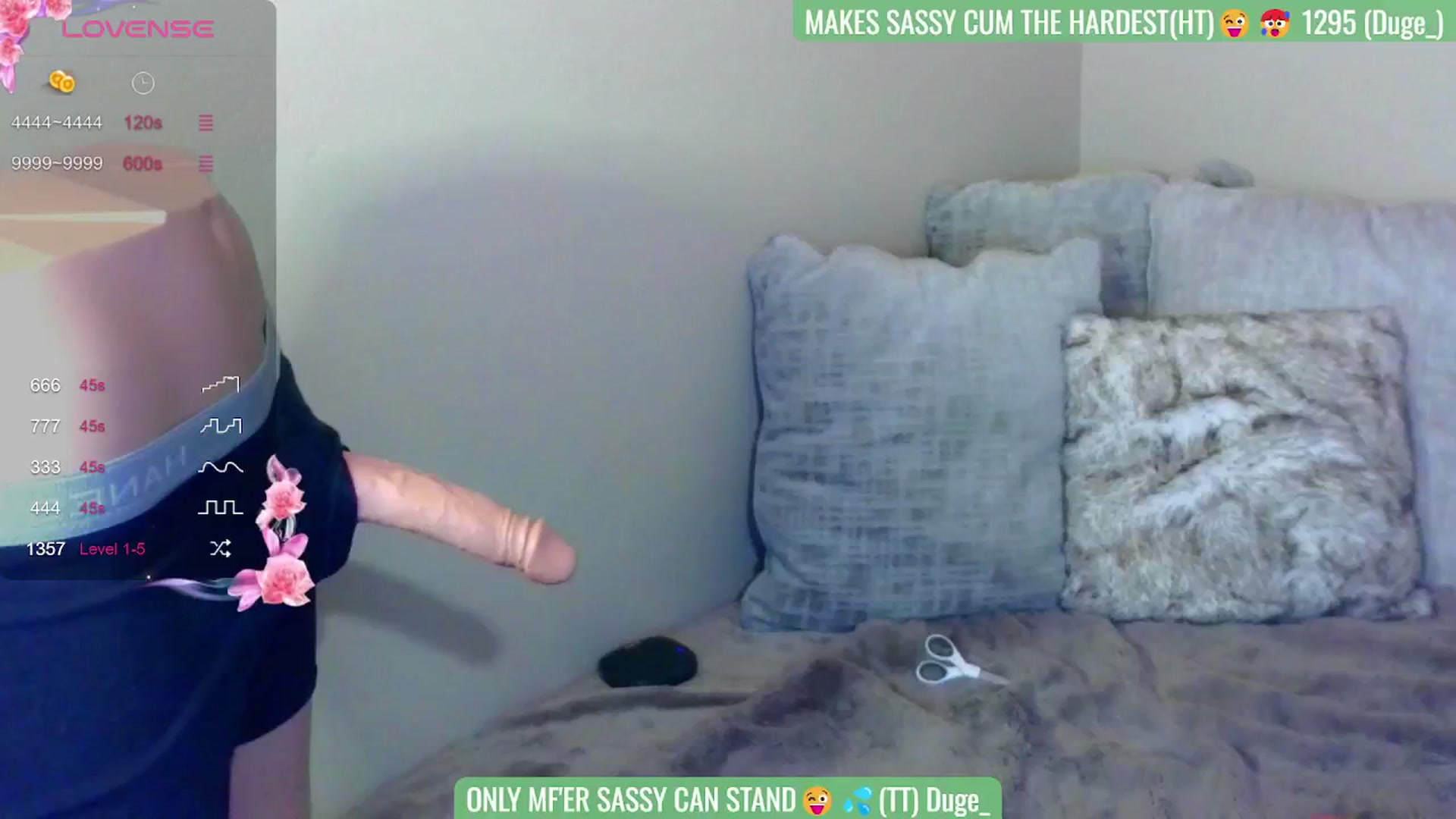 Gallery image thumbnail from Puddin_Cup's myfreecams stream on, 06/16/2024, 15:35 image 7 of 20