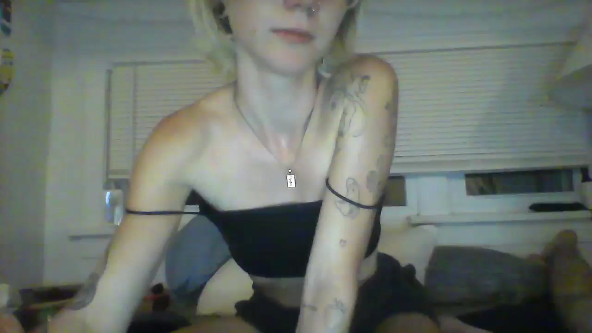Gallery image thumbnail from Pullmyheir's myfreecams stream on, 10/02/2023, 02:18 image 1 of 20