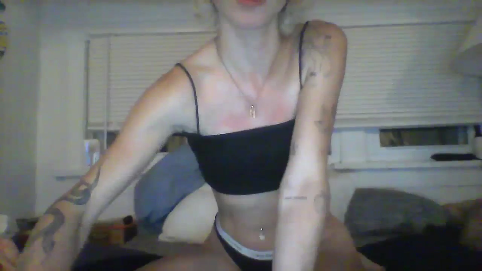 Gallery image thumbnail from Pullmyheir's myfreecams stream on, 10/02/2023, 02:18 image 12 of 20