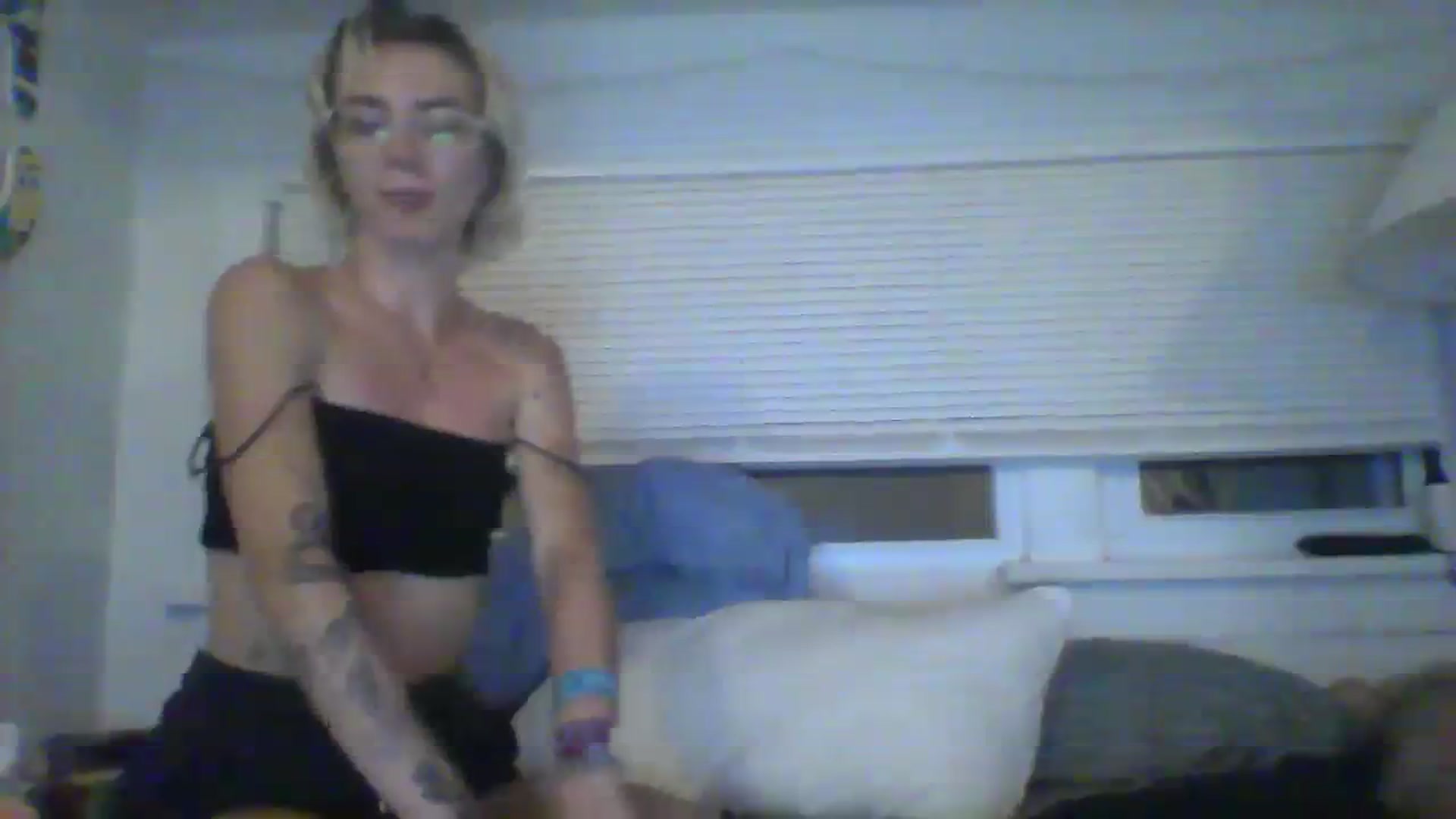 Gallery image thumbnail from Pullmyheir's myfreecams stream on, 10/02/2023, 02:18 image 6 of 20