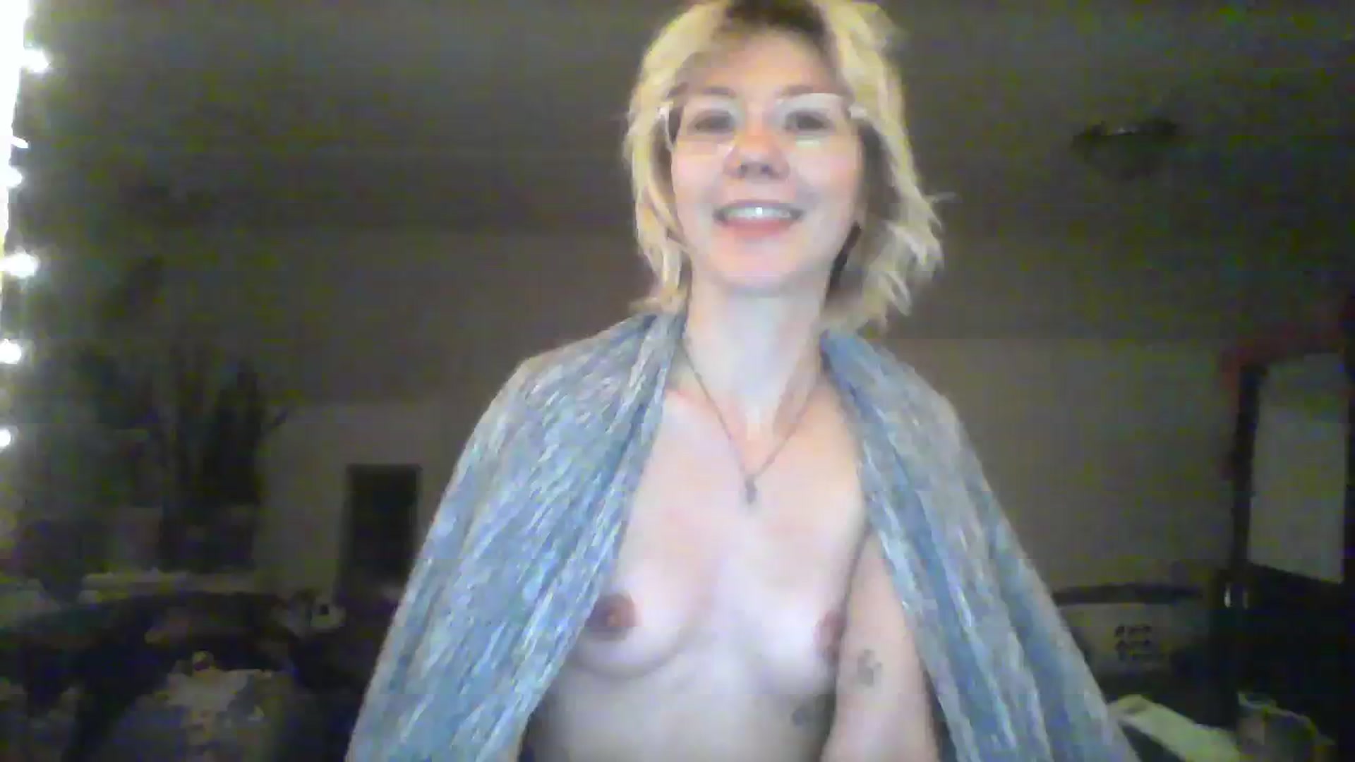Gallery image thumbnail from Pullmyheir's myfreecams stream on, 10/06/2023, 12:16 image 7 of 20