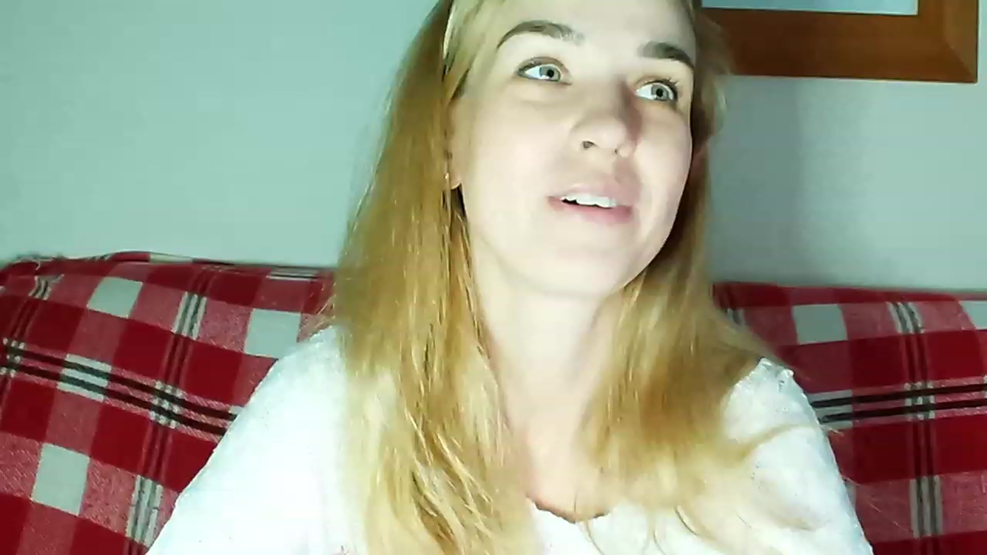 Gallery image thumbnail from Pulyaua's myfreecams stream on, 02/04/2023, 17:33 image 13 of 20