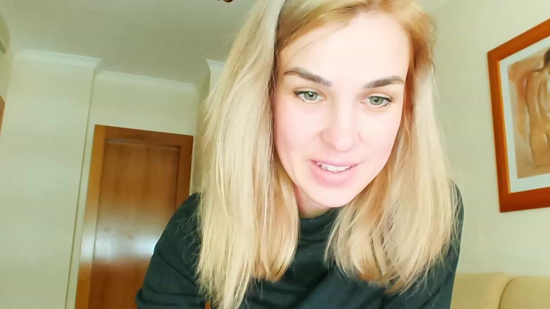 Gallery image thumbnail from Pulyaua's myfreecams stream on, 03/04/2023, 16:10 image 17 of 20