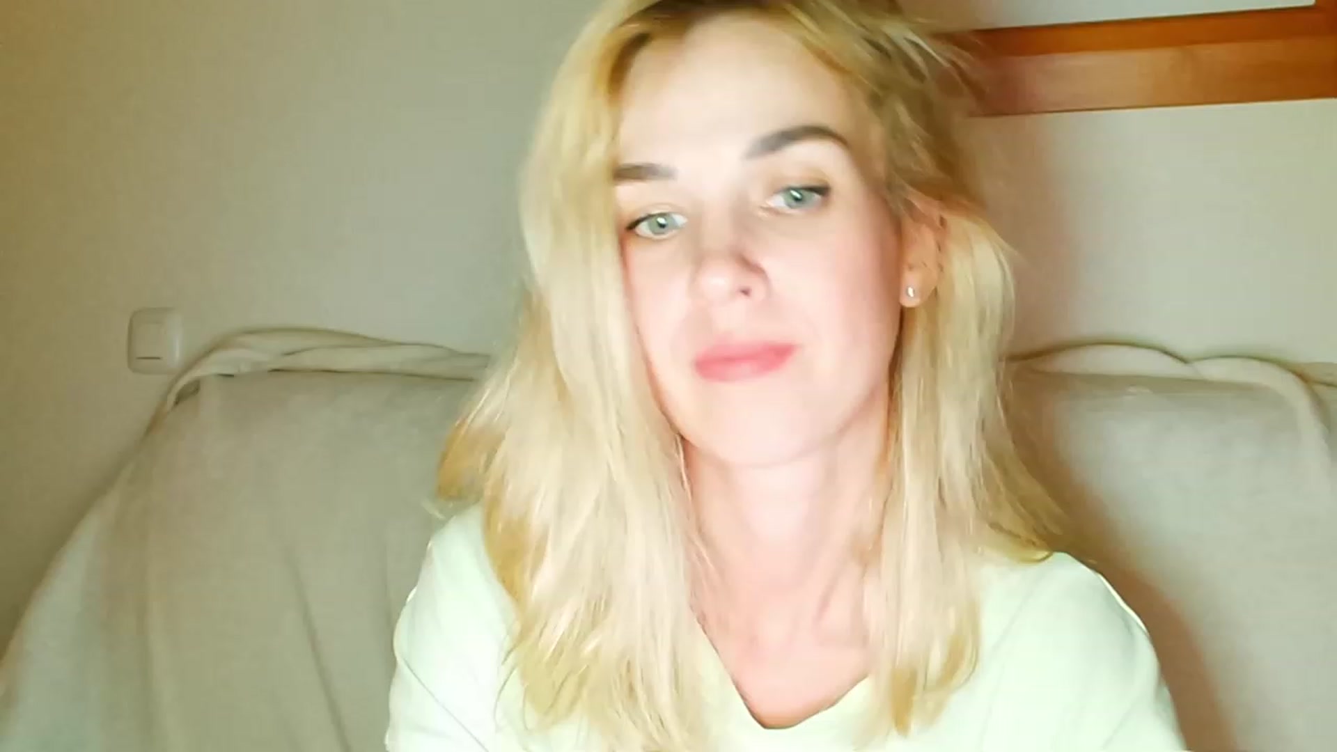 Gallery image thumbnail from Pulyaua's myfreecams stream on, 06/13/2023, 24:14 image 19 of 20