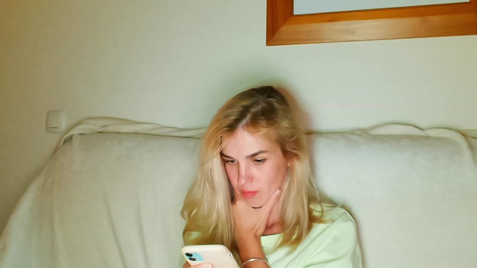 Gallery image thumbnail from Pulyaua's myfreecams stream on, 06/13/2023, 24:14 image 11 of 20