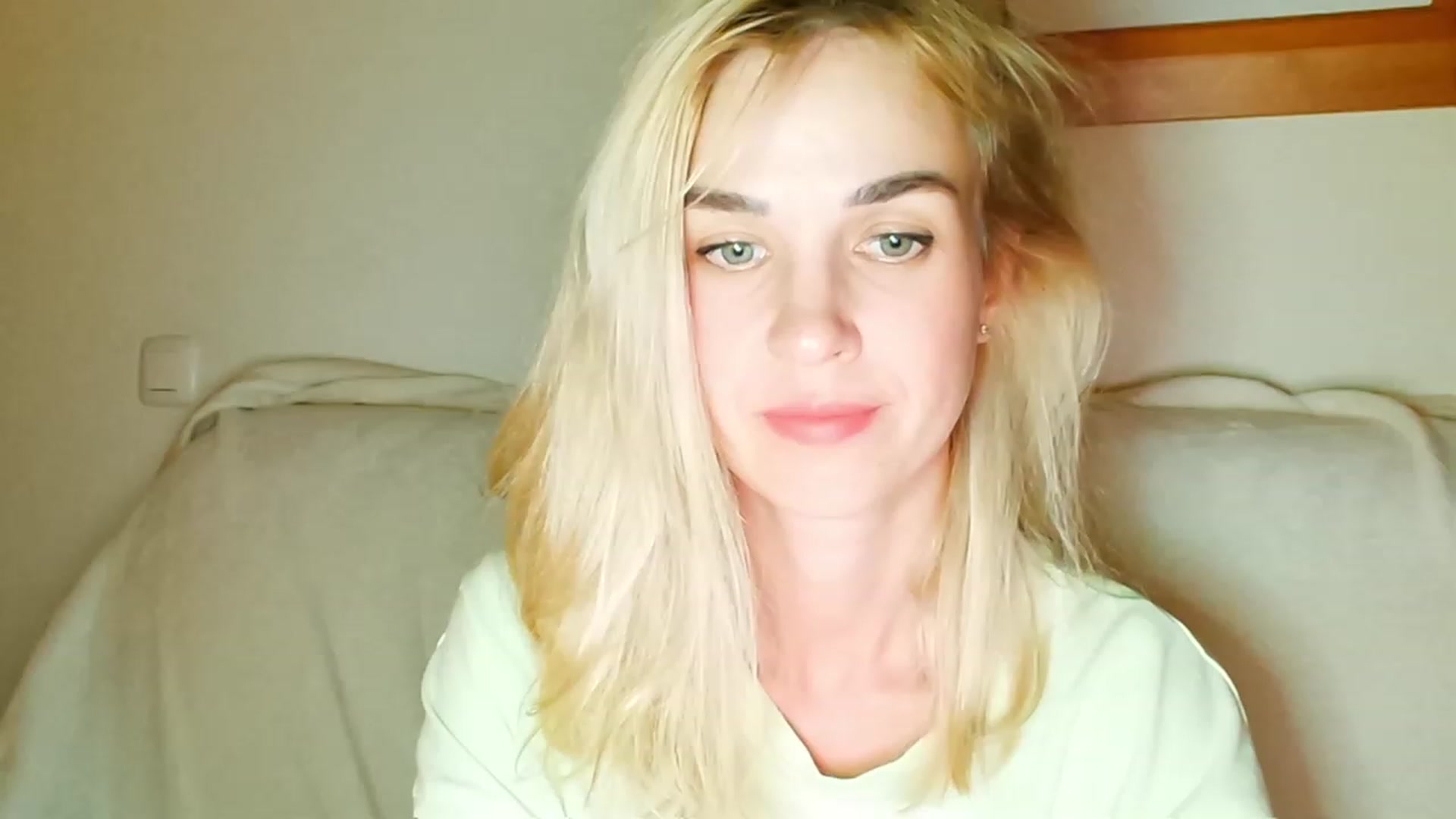 Gallery image thumbnail from Pulyaua's myfreecams stream on, 06/13/2023, 24:14 image 18 of 20