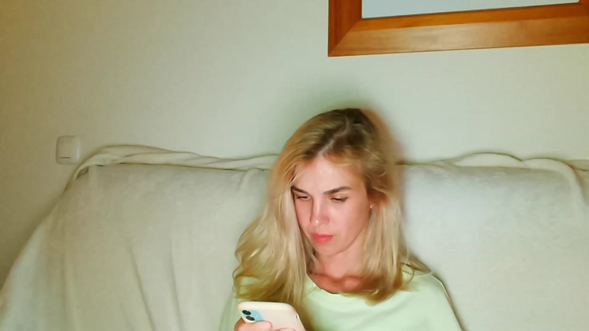 Gallery image thumbnail from Pulyaua's myfreecams stream on, 06/13/2023, 24:14 image 12 of 20