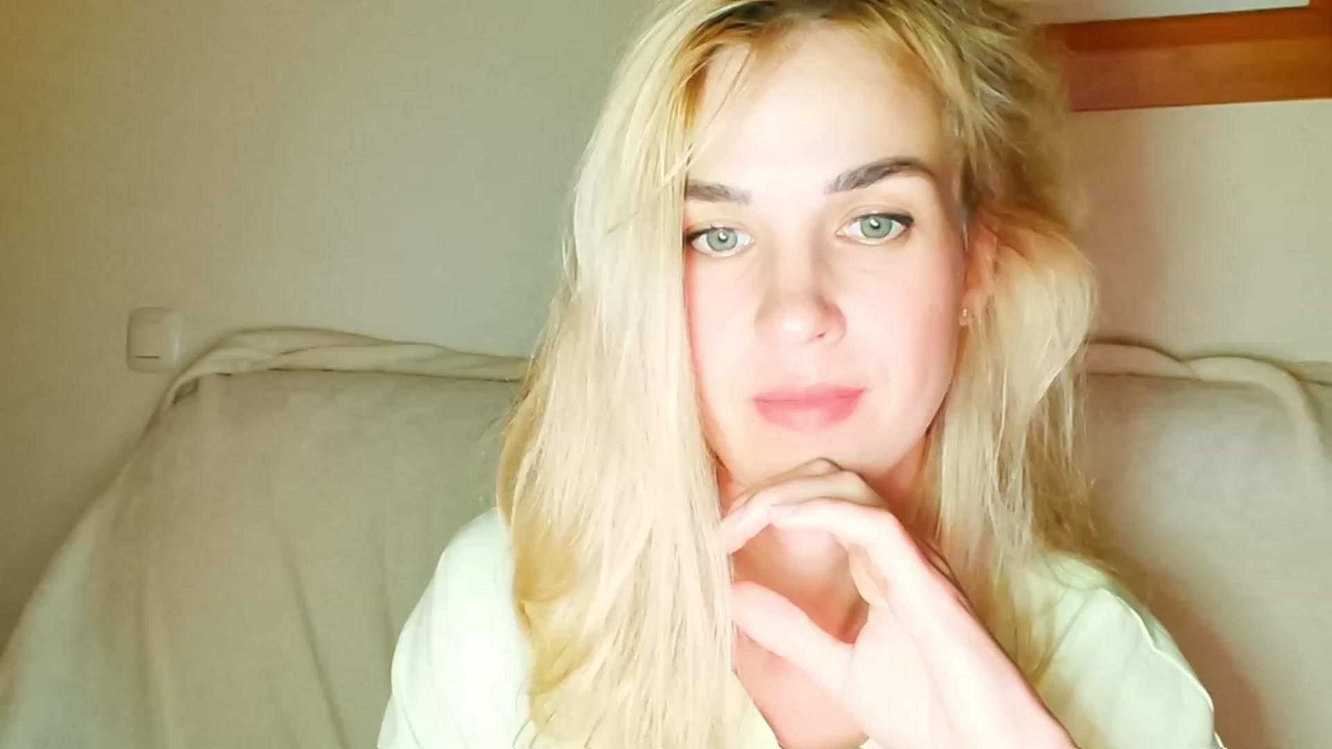 Gallery image thumbnail from Pulyaua's myfreecams stream on, 06/13/2023, 24:14 image 15 of 20
