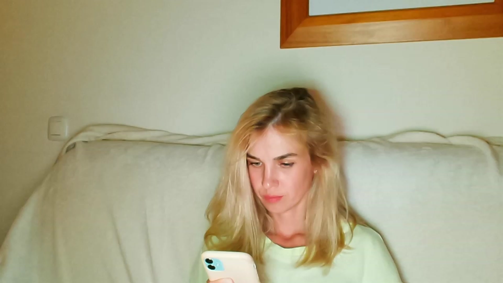 Gallery image thumbnail from Pulyaua's myfreecams stream on, 06/13/2023, 24:14 image 13 of 20
