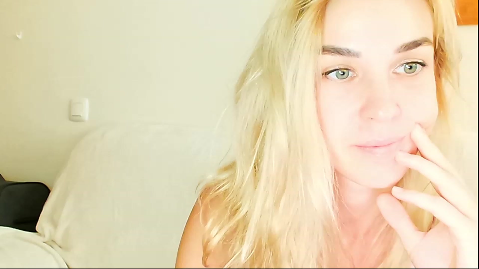 Gallery image thumbnail from Pulyaua's myfreecams stream on, 07/09/2023, 14:52 image 17 of 20