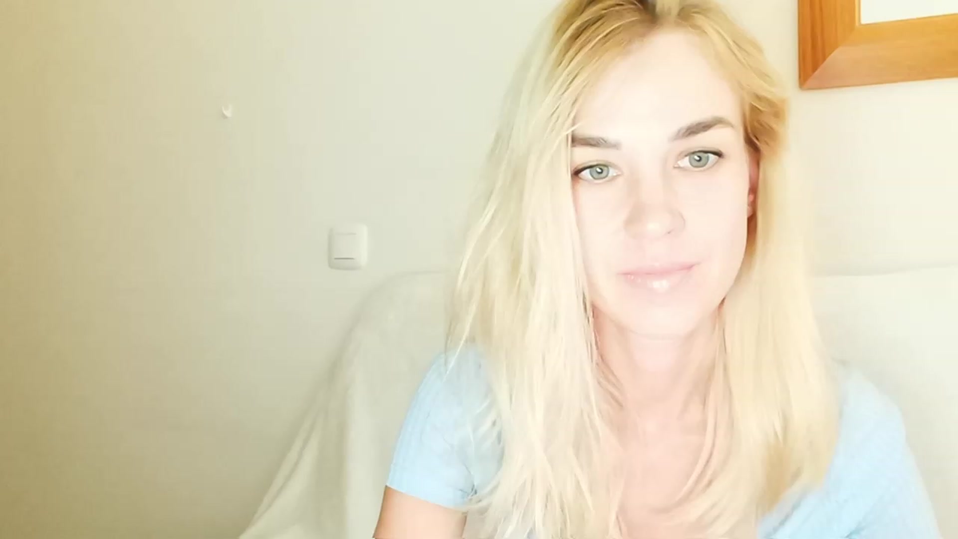 Gallery image thumbnail from Pulyaua's myfreecams stream on, 08/13/2023, 16:27 image 5 of 20