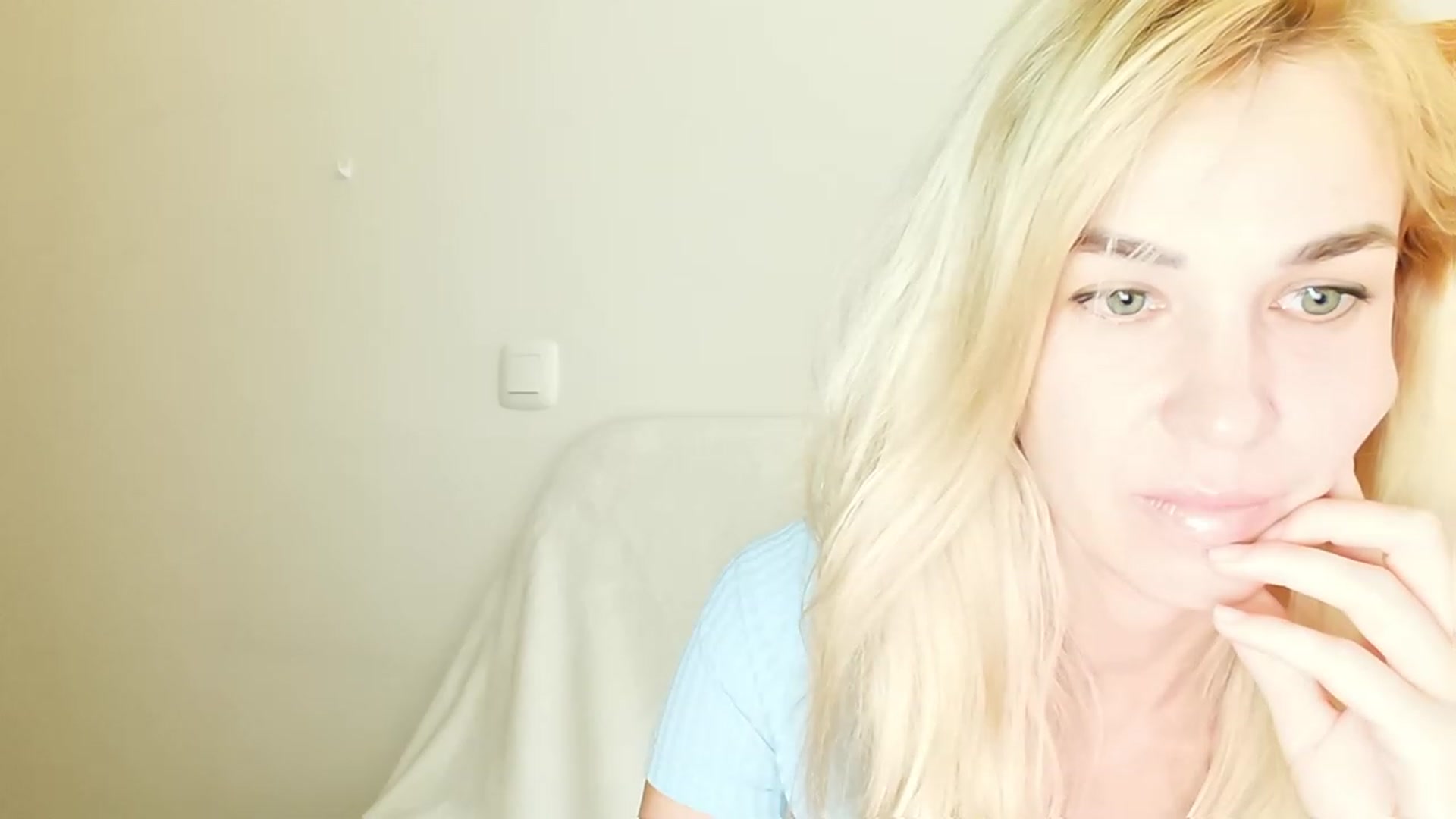 Gallery image thumbnail from Pulyaua's myfreecams stream on, 08/13/2023, 16:27 image 19 of 20