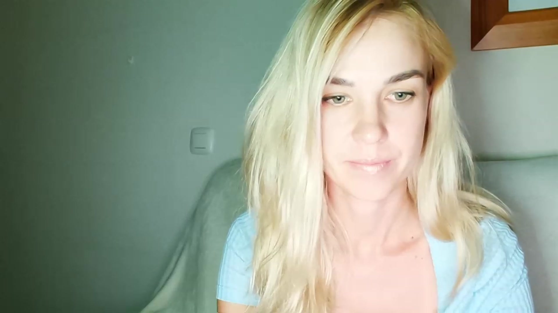 Gallery image thumbnail from Pulyaua's myfreecams stream on, 08/13/2023, 16:55 image 4 of 20
