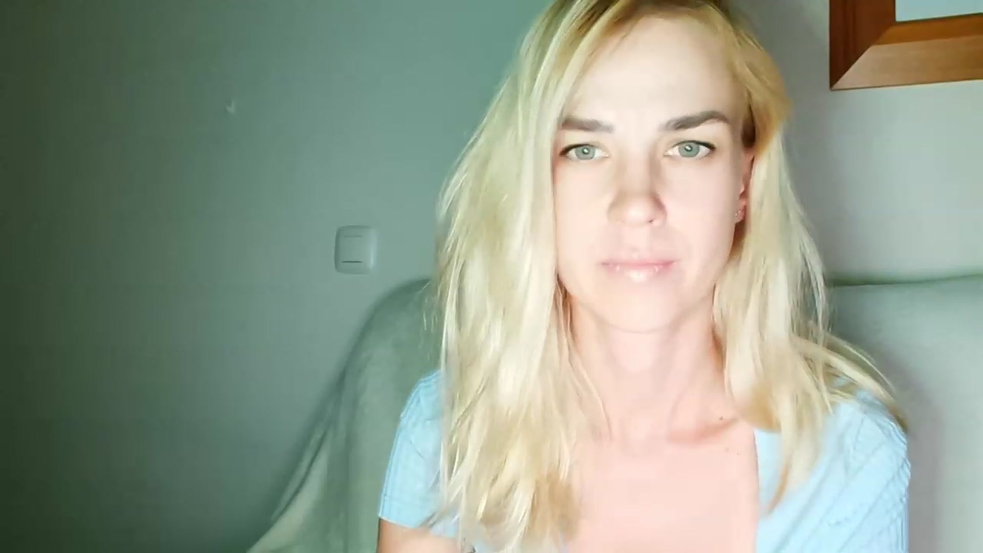 Gallery image thumbnail from Pulyaua's myfreecams stream on, 08/13/2023, 16:55 image 6 of 20