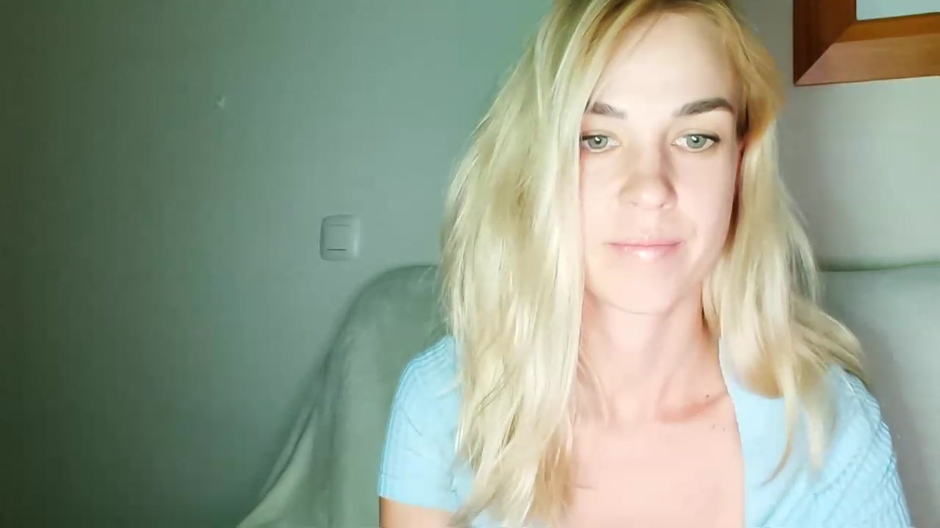Gallery image thumbnail from Pulyaua's myfreecams stream on, 08/13/2023, 16:55 image 3 of 20