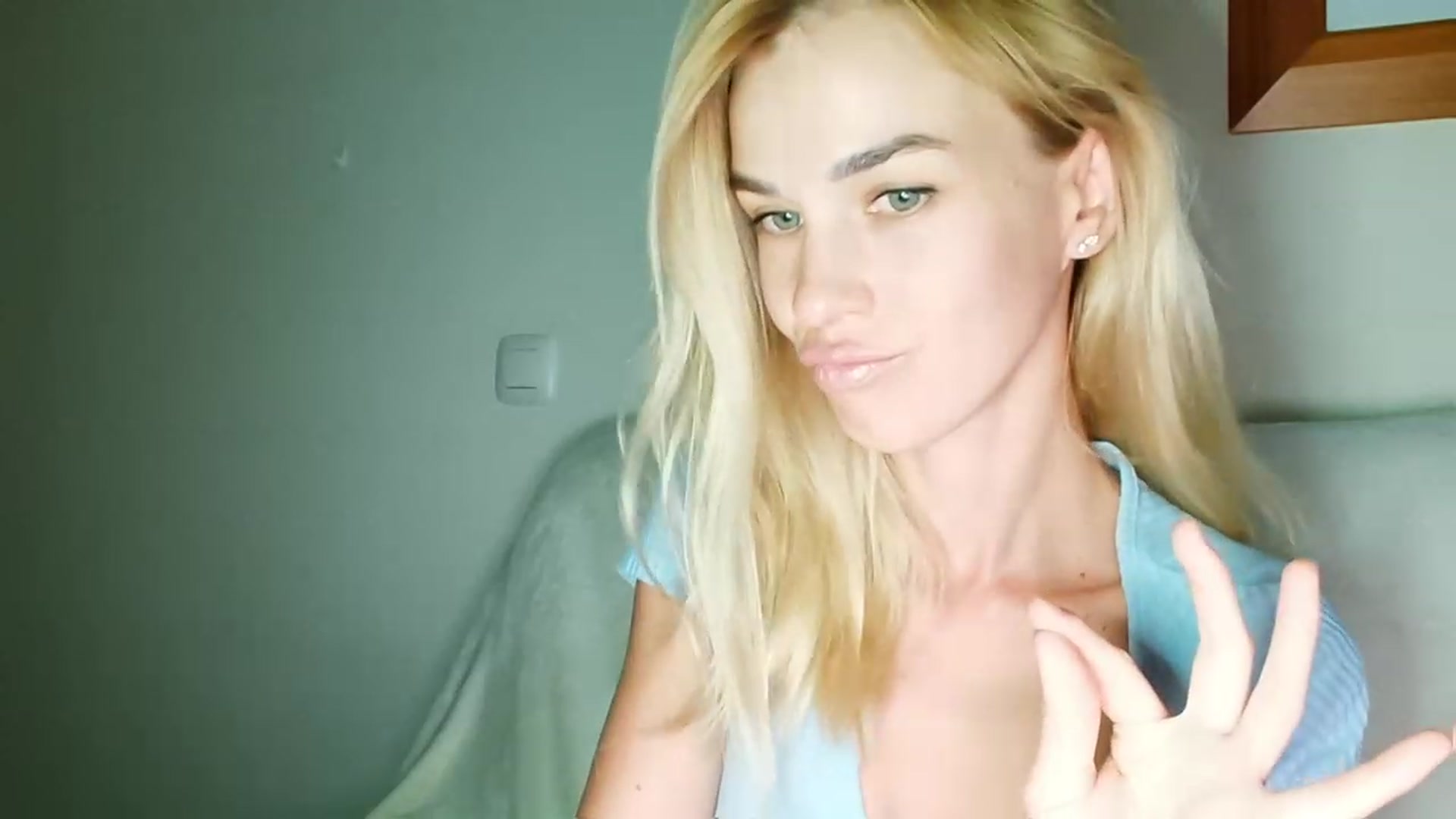 Gallery image thumbnail from Pulyaua's myfreecams stream on, 08/13/2023, 16:55 image 11 of 20