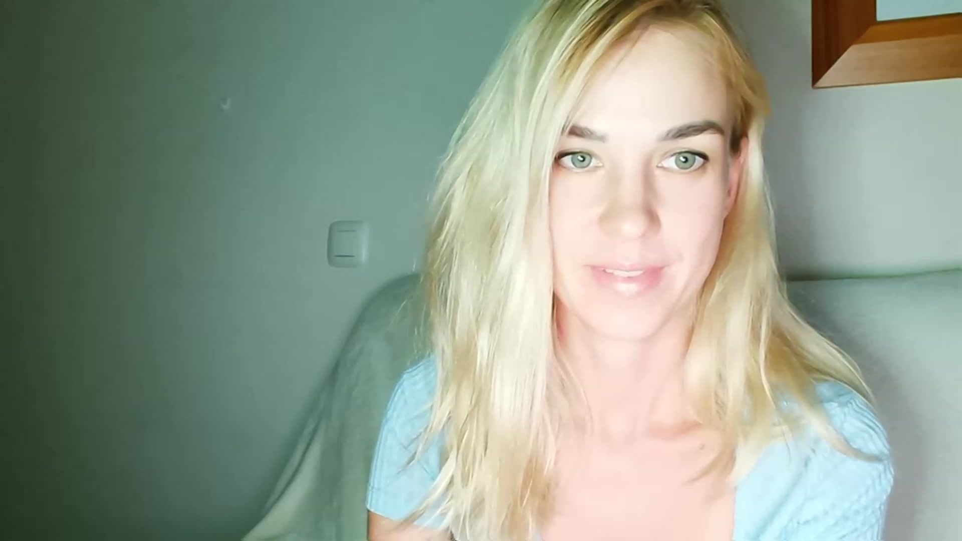 Gallery image thumbnail from Pulyaua's myfreecams stream on, 08/13/2023, 16:55 image 10 of 20