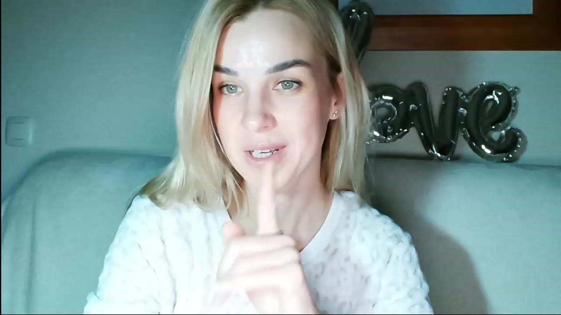 Gallery image thumbnail from Pulyaua's myfreecams stream on, 03/03/2024, 19:31 image 1 of 20