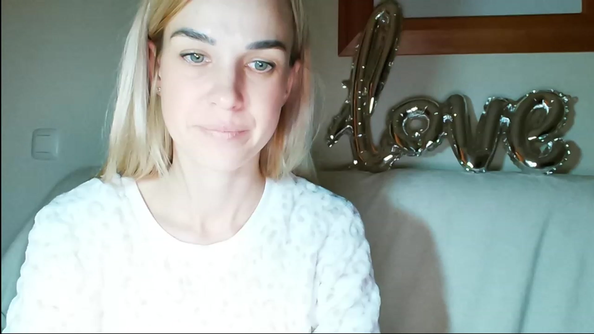 Gallery image thumbnail from Pulyaua's myfreecams stream on, 03/03/2024, 19:31 image 16 of 20