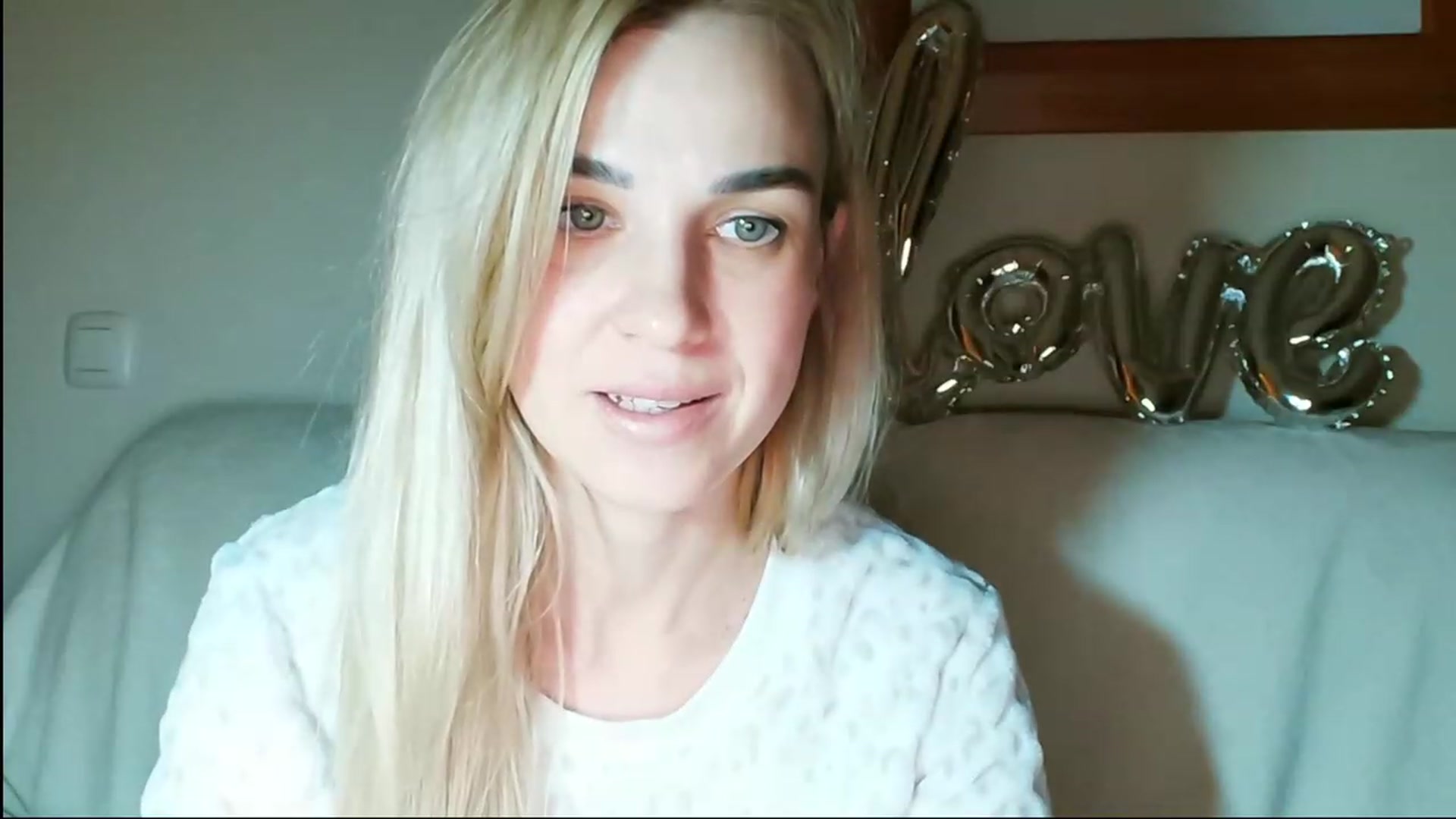 Gallery image thumbnail from Pulyaua's myfreecams stream on, 03/03/2024, 19:31 image 10 of 20