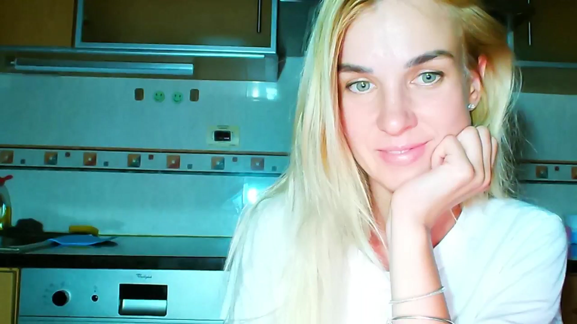 Gallery image thumbnail from Pulyaua's myfreecams stream on, 08/25/2024, 24:21 image 19 of 20