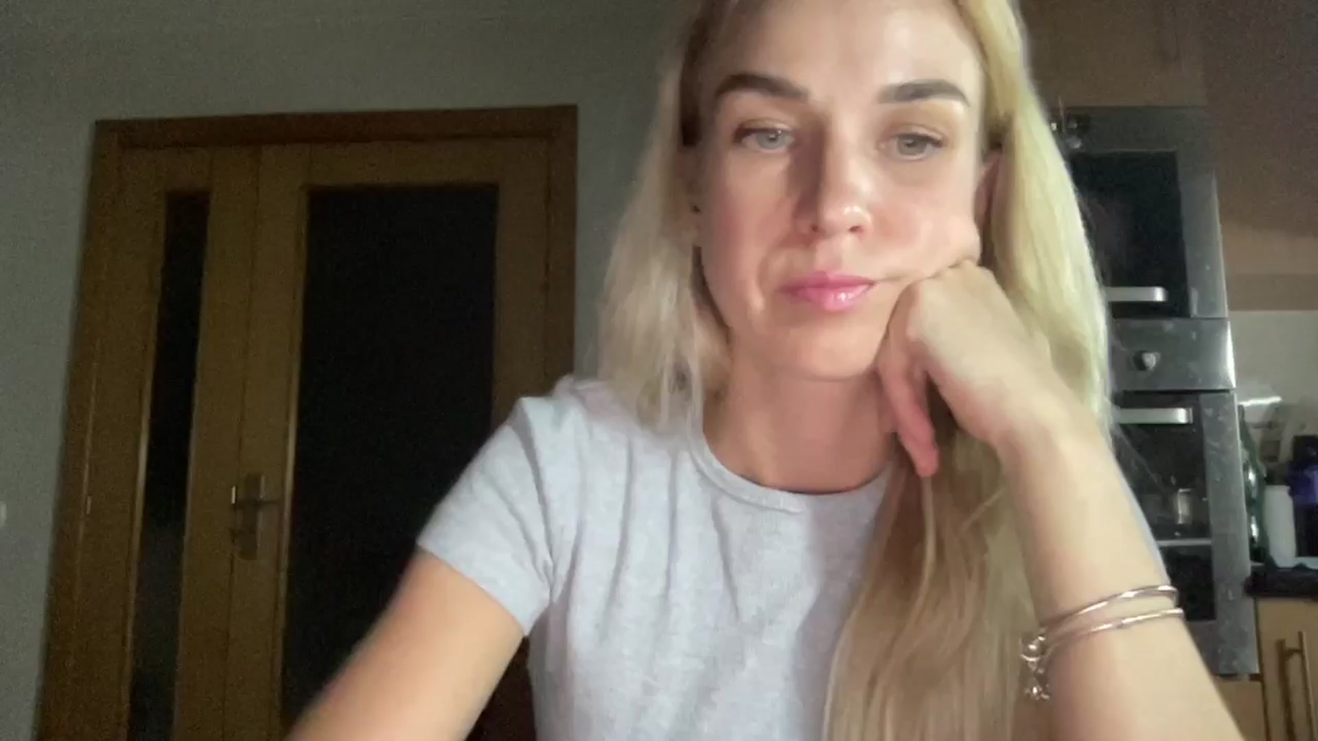 Gallery image thumbnail from Pulyaua's myfreecams stream on, 09/15/2024, 23:12 image 1 of 20