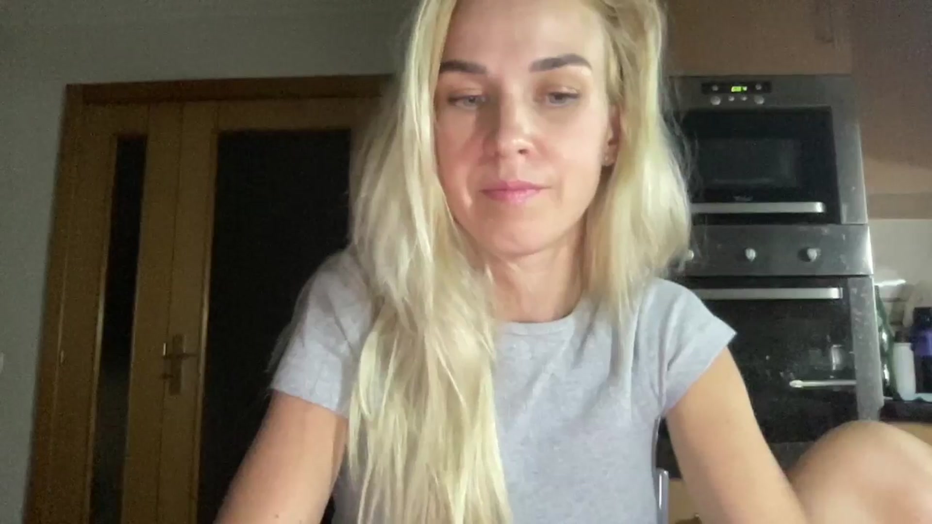 Gallery image thumbnail from Pulyaua's myfreecams stream on, 09/15/2024, 23:12 image 19 of 20