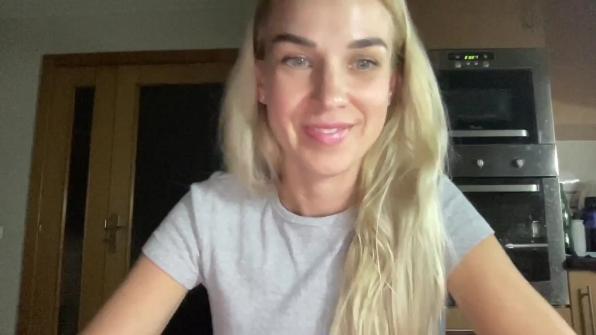 Gallery image thumbnail from Pulyaua's myfreecams stream on, 09/15/2024, 23:12 image 4 of 20