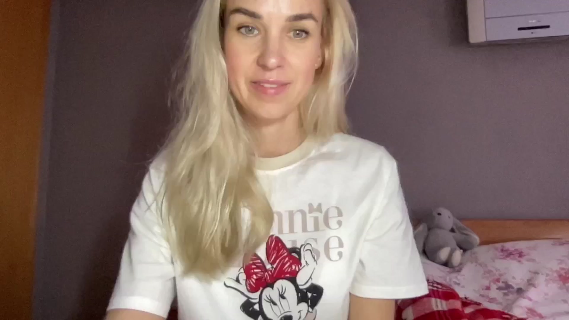 Gallery image thumbnail from Pulyaua's myfreecams stream on, 12/25/2024, 14:45 image 12 of 20