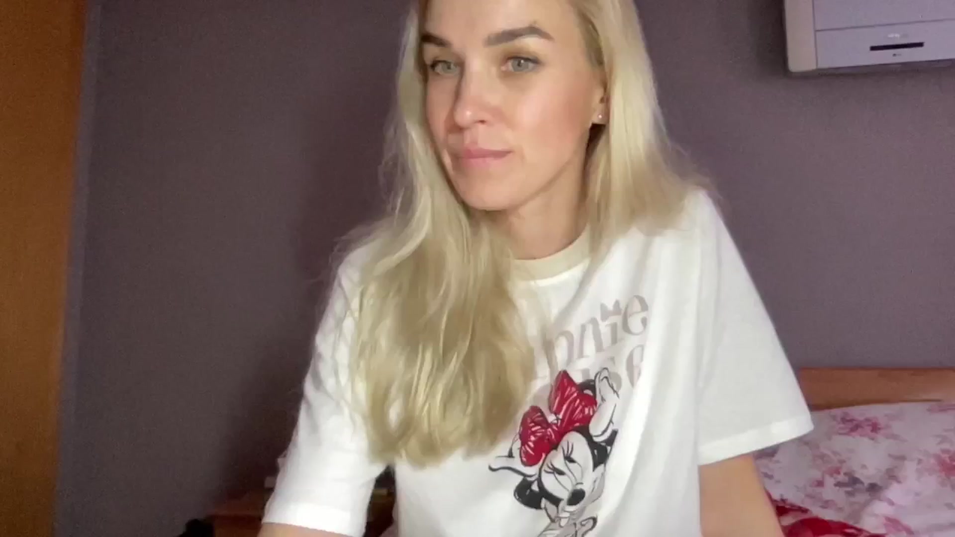 Gallery image thumbnail from Pulyaua's myfreecams stream on, 12/25/2024, 14:45 image 9 of 20