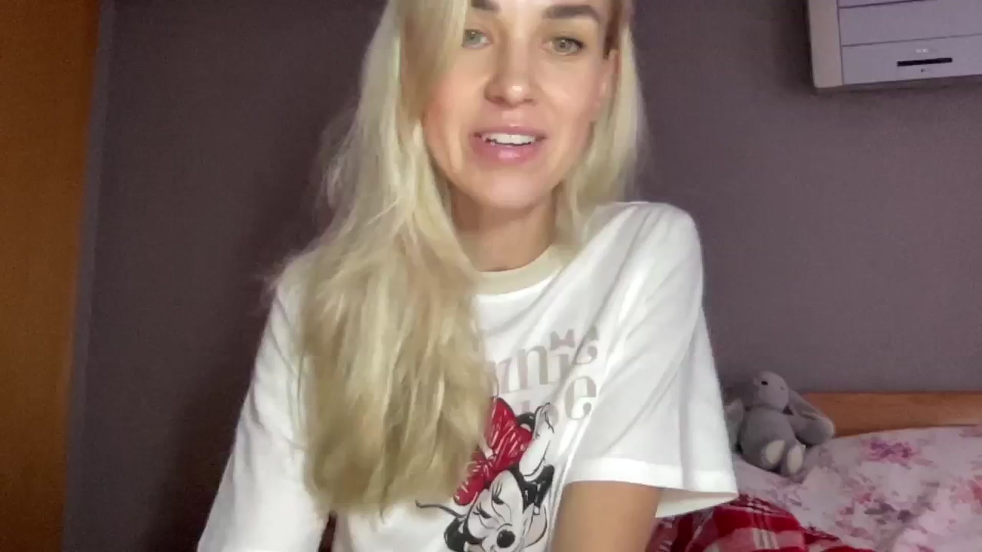 Gallery image thumbnail from Pulyaua's myfreecams stream on, 12/25/2024, 14:45 image 17 of 20