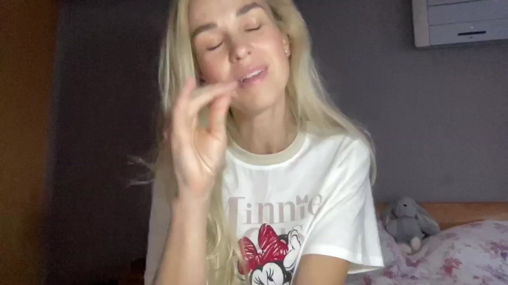 Gallery image thumbnail from Pulyaua's myfreecams stream on, 12/27/2024, 16:57 image 15 of 20