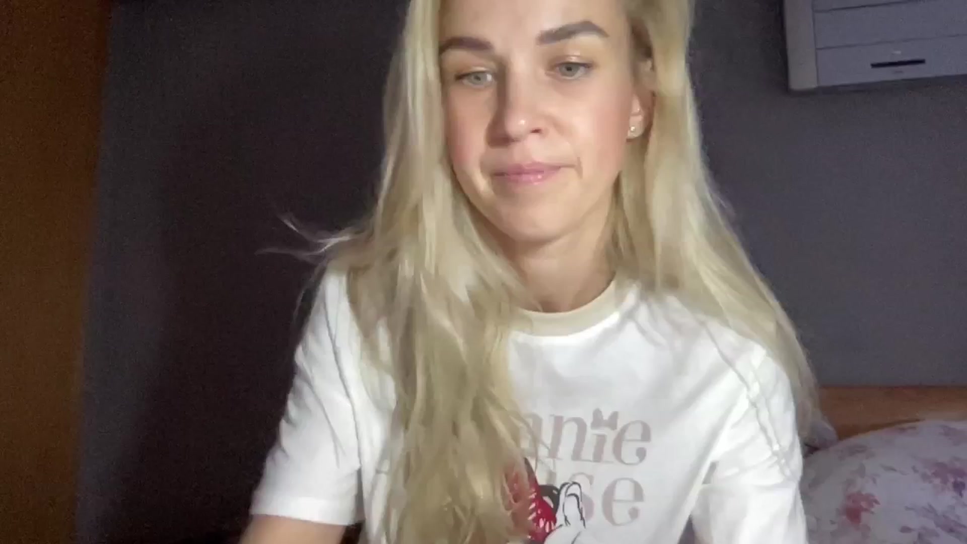 Gallery image thumbnail from Pulyaua's myfreecams stream on, 12/27/2024, 16:57 image 9 of 20