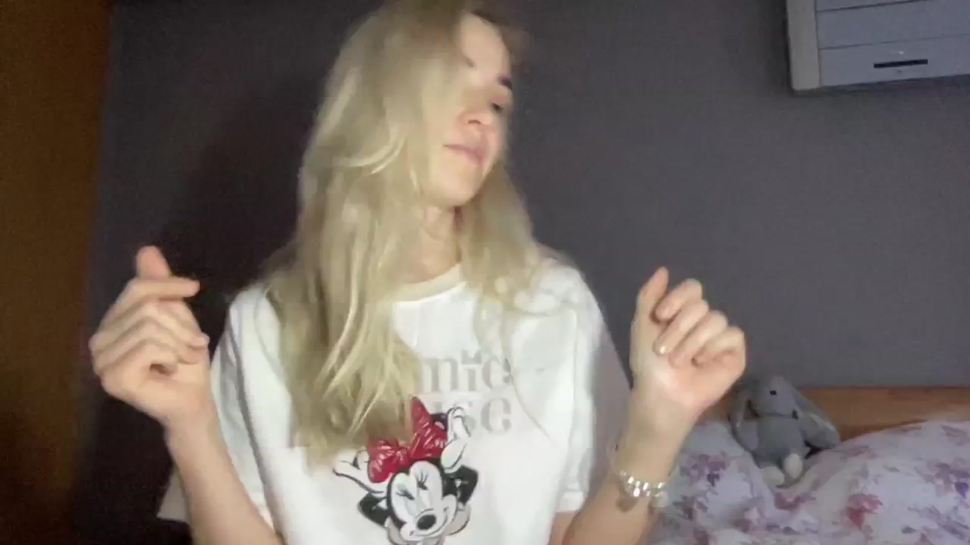 Gallery image thumbnail from Pulyaua's myfreecams stream on, 12/27/2024, 16:57 image 6 of 20