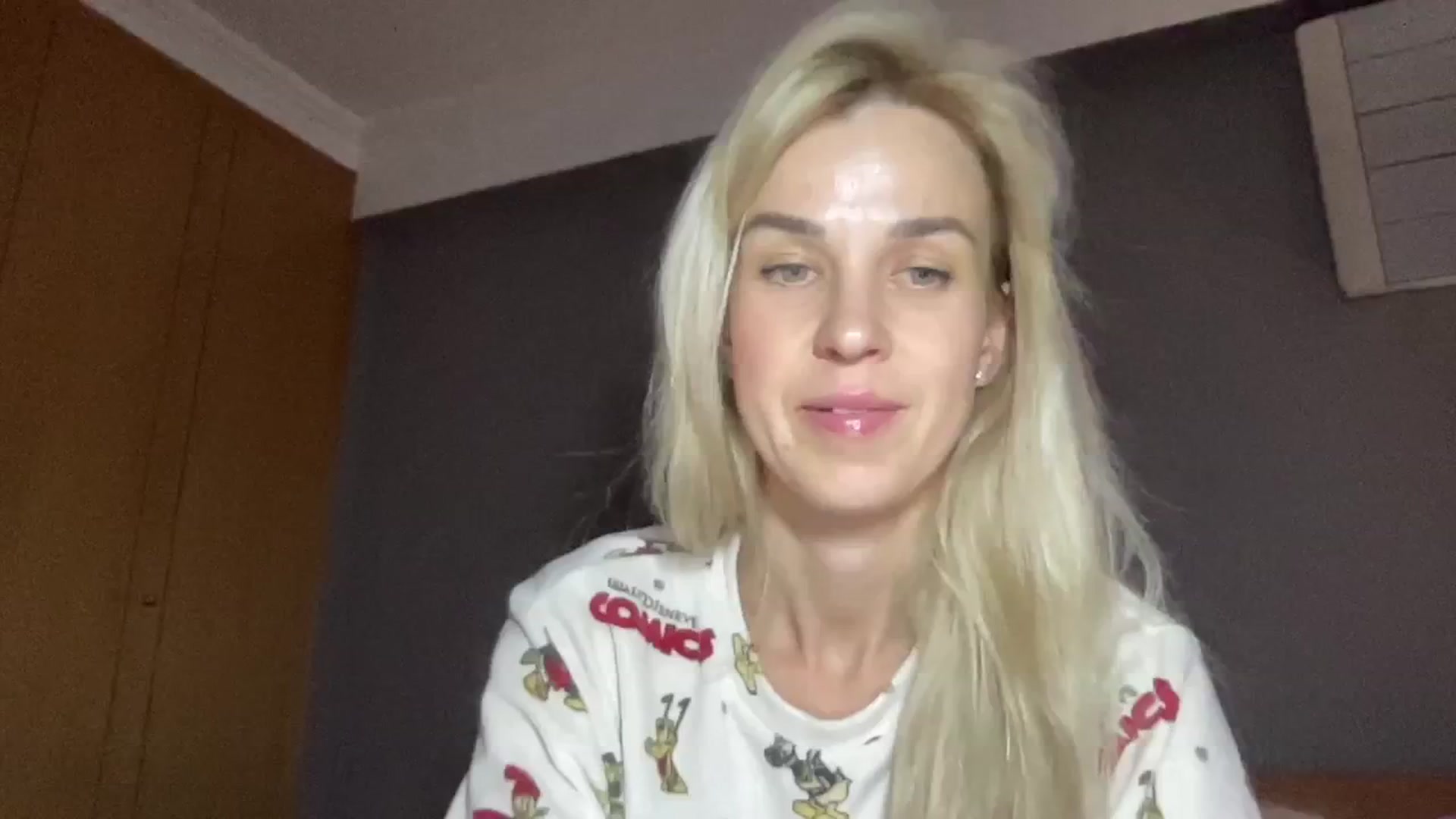 Gallery image thumbnail from Pulyaua's myfreecams stream on, 12/31/2024, 02:13 image 13 of 20